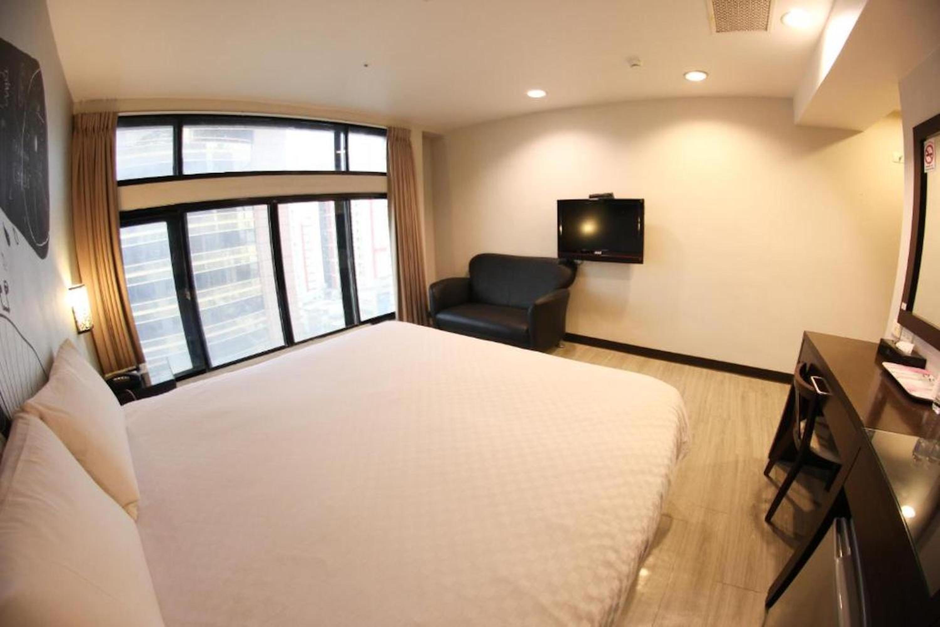 Standard Double Room No View - Photo 19