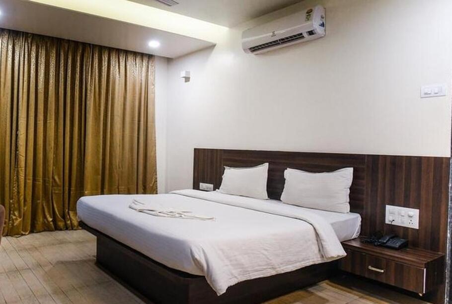Deluxe Room - Photo 18