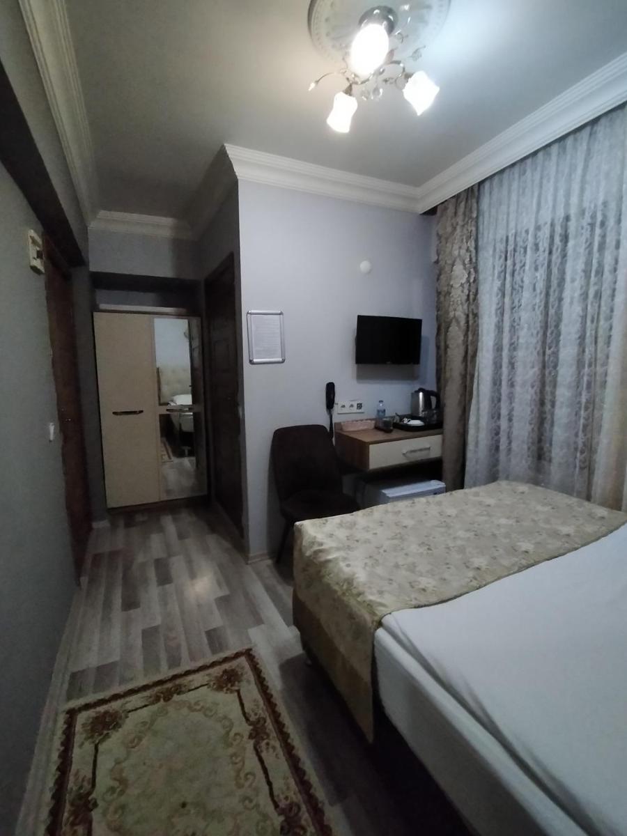 Budget Double Room photo 2
