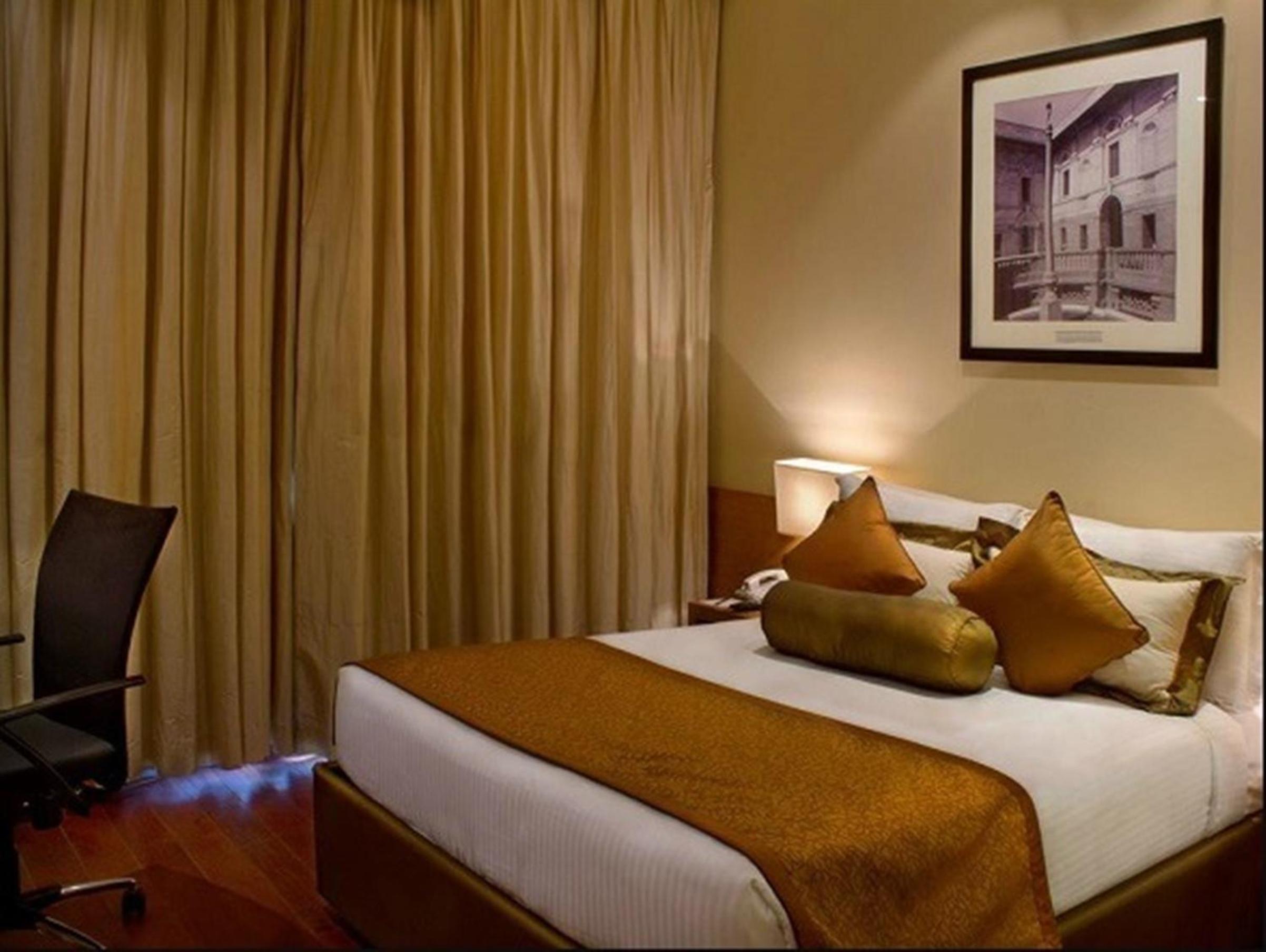 Christmas Eve - Gala Dinner + Imfl Drinks Or Gala Brunch And Buffet Breakfast