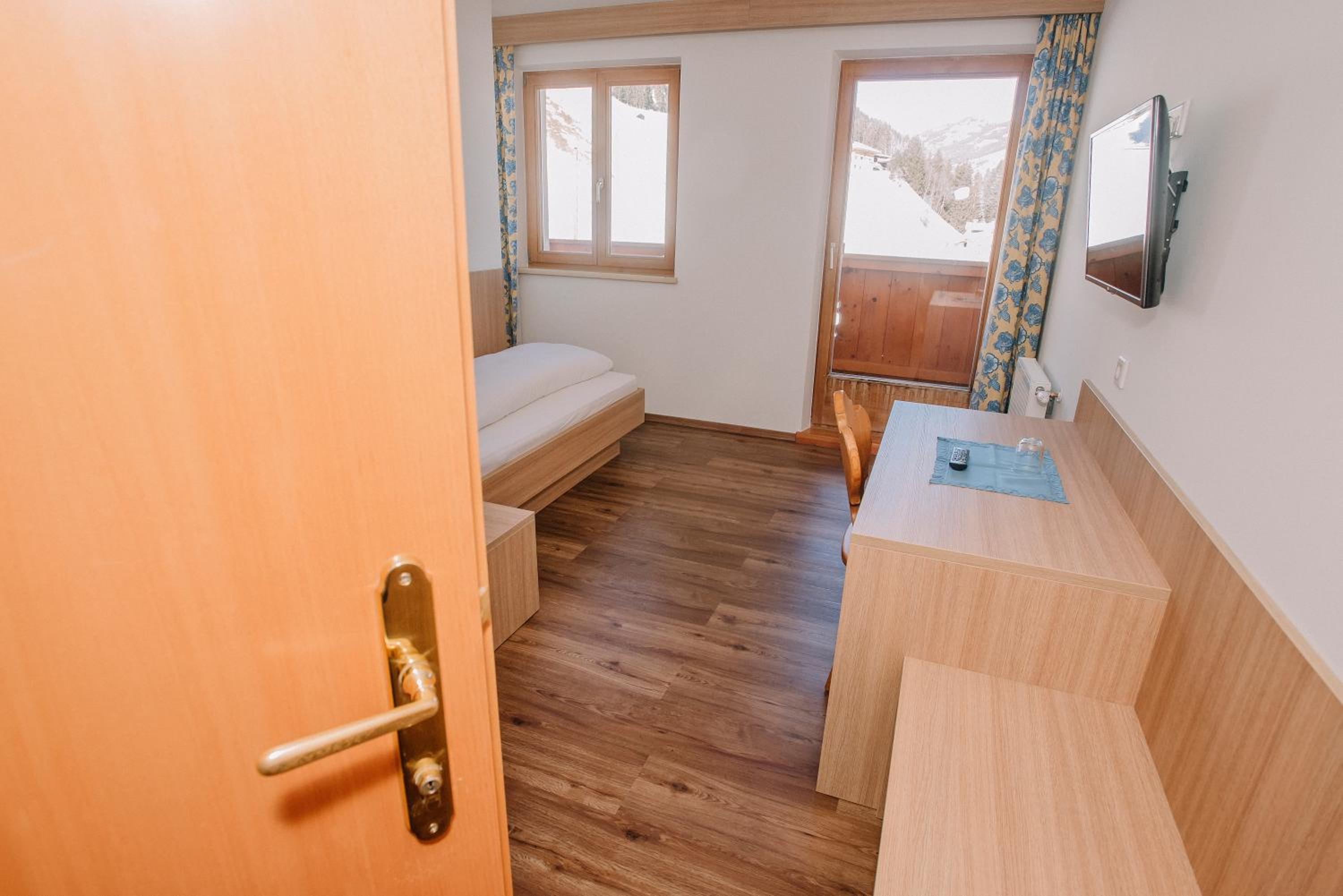 Single Room photo 2