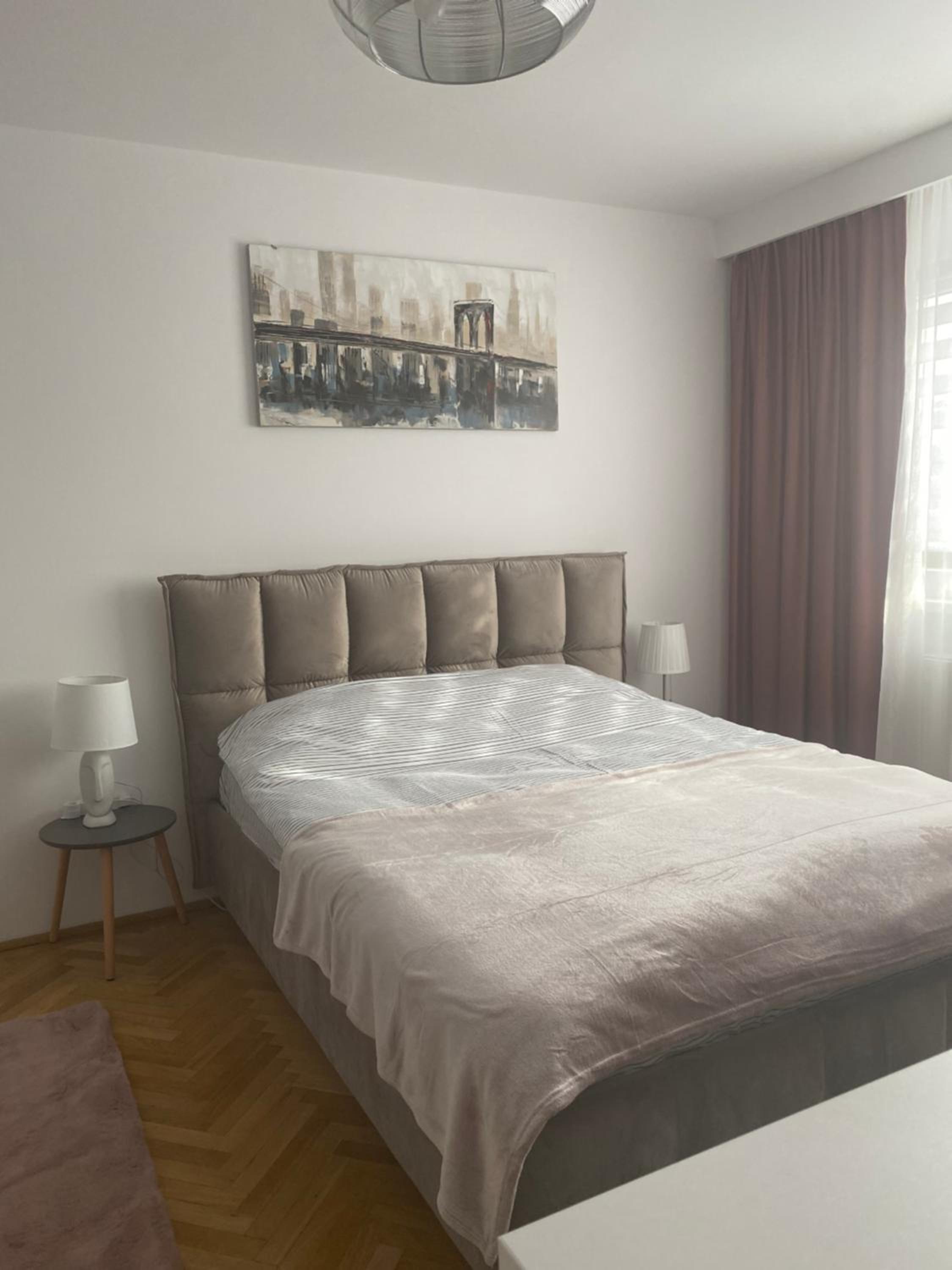 One-Bedroom Apartment - Photo 1