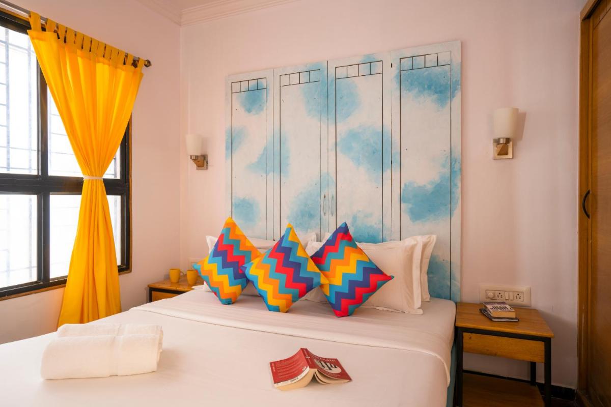 Deluxe Double AC Room with Ensuite Bathroom - Photo 4