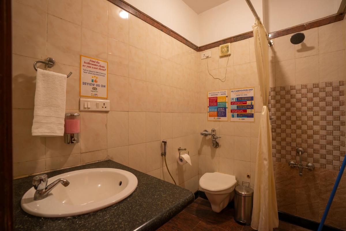 Deluxe Double AC Room with Ensuite Bathroom - Photo 7