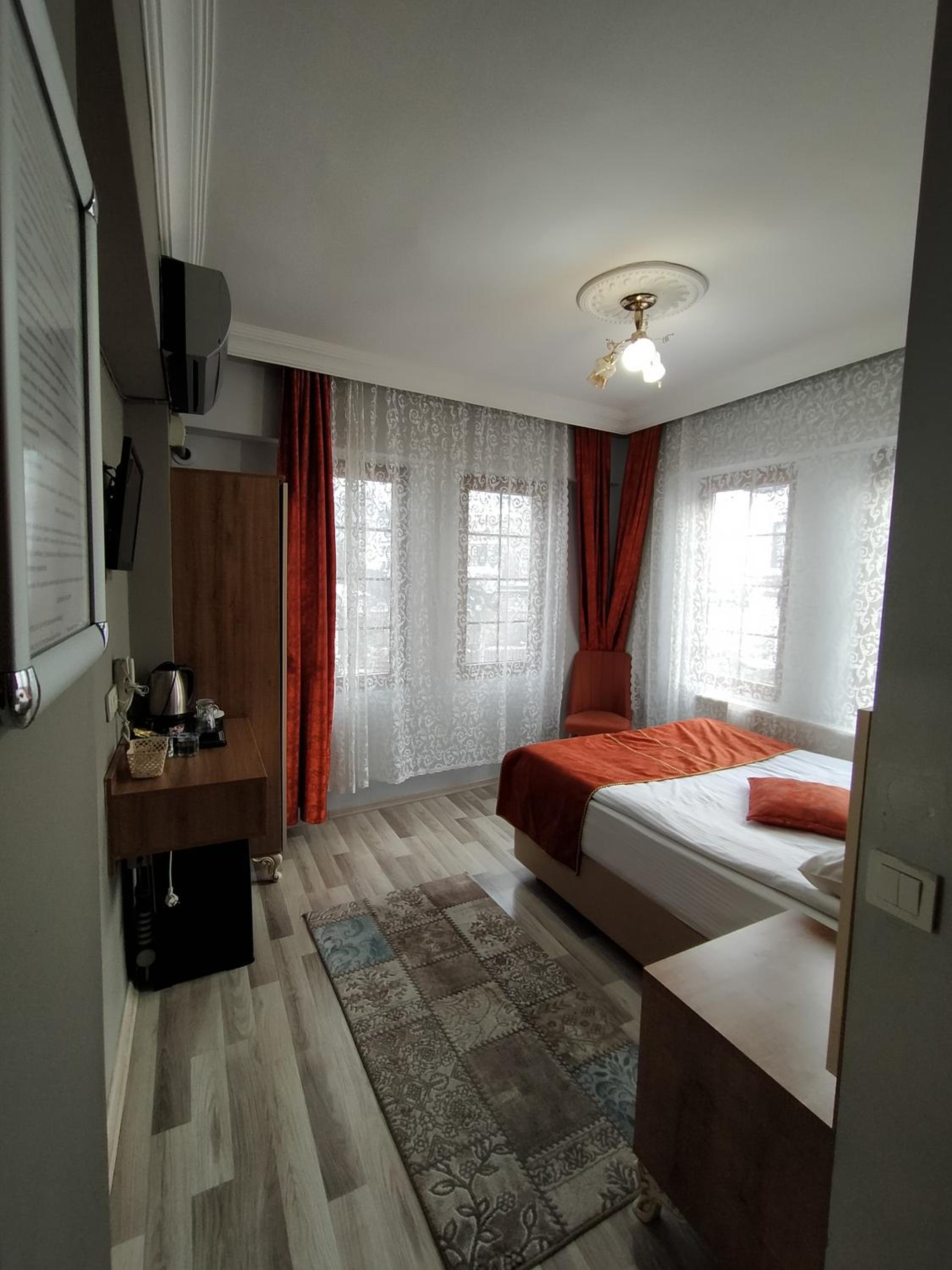 Standard Double Room photo 3