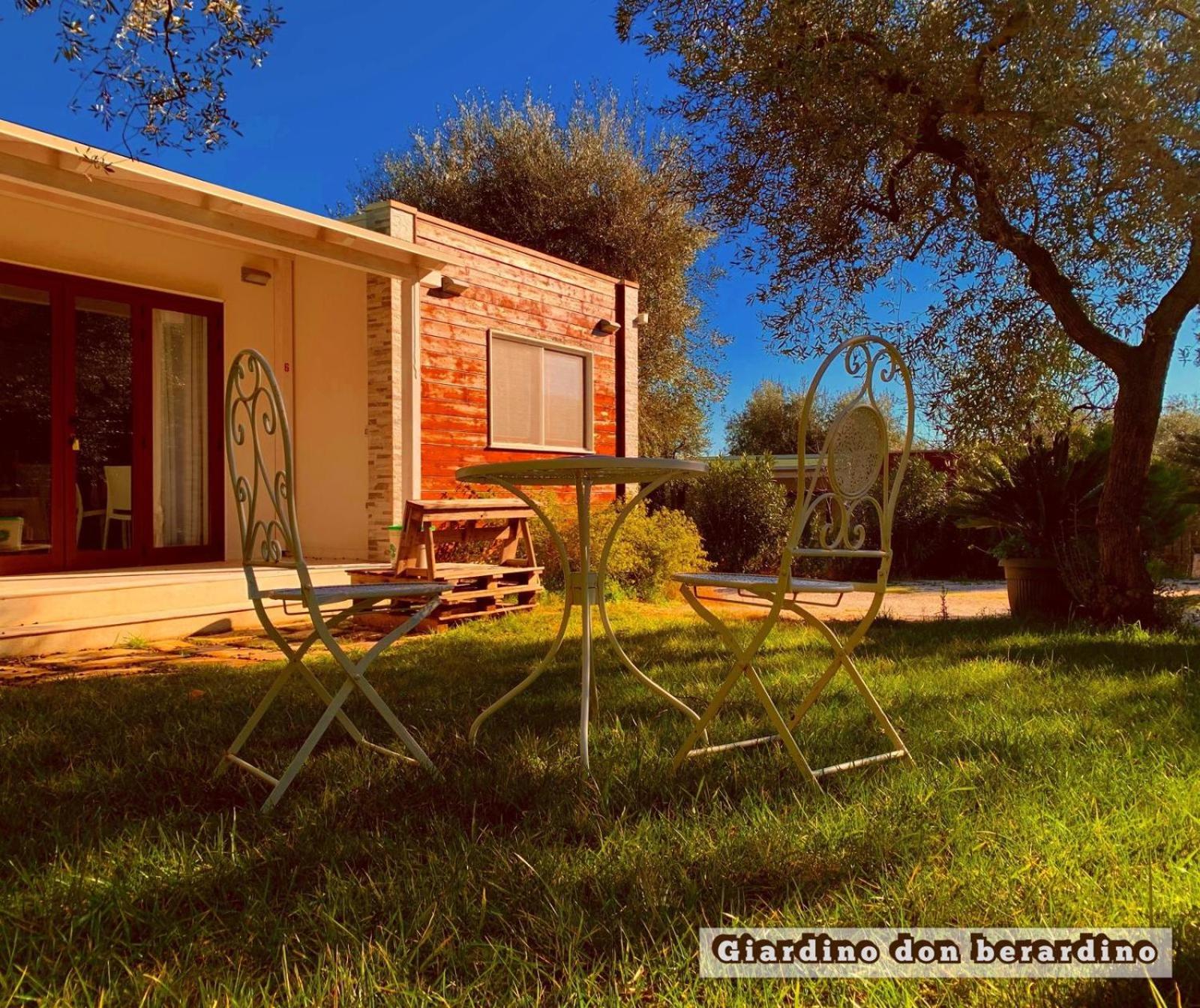 One-Bedroom House photo 2