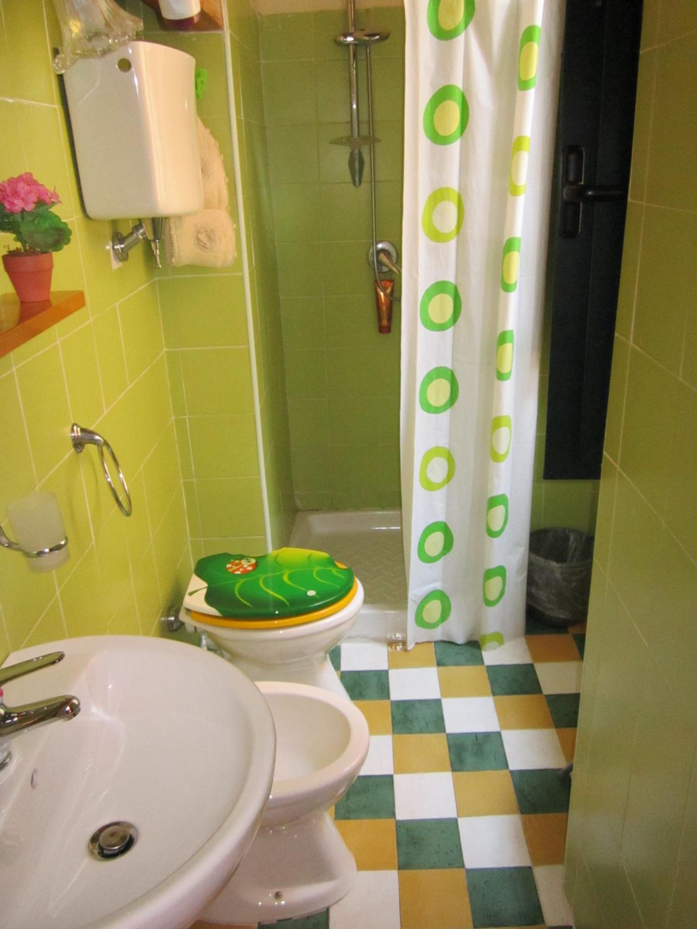 Quadruple Room with Private Bathroom photo 2