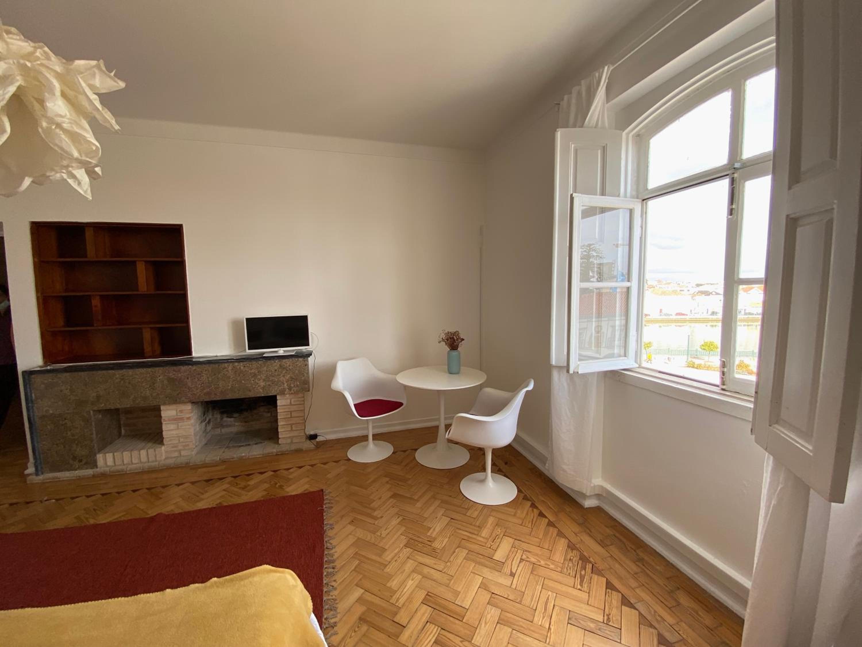 Double or Twin Room with River View and External Private Bathroom photo 3