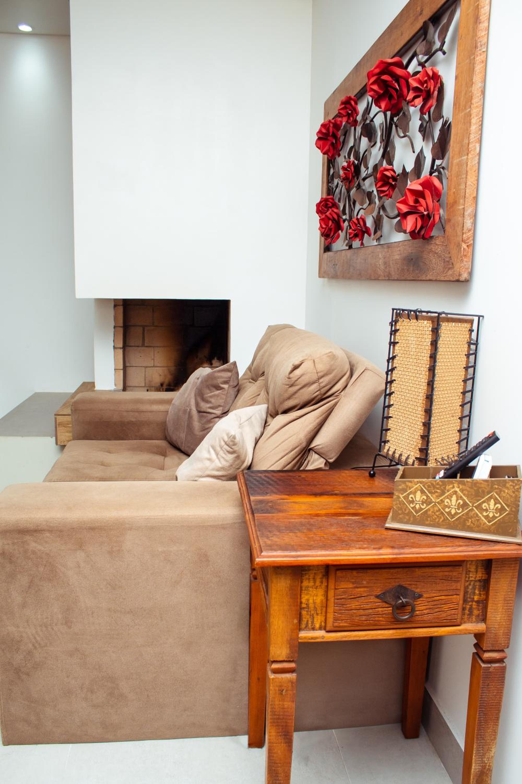Three-Bedroom Apartment - Photo 2