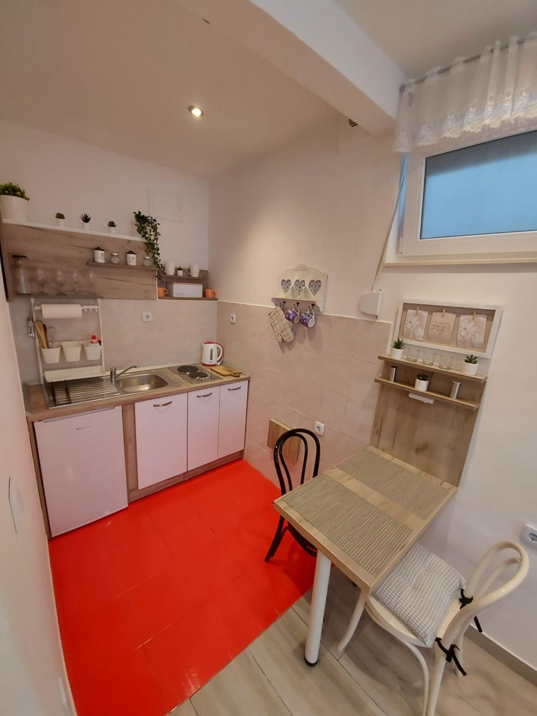 Studio Apartment - Photo 28