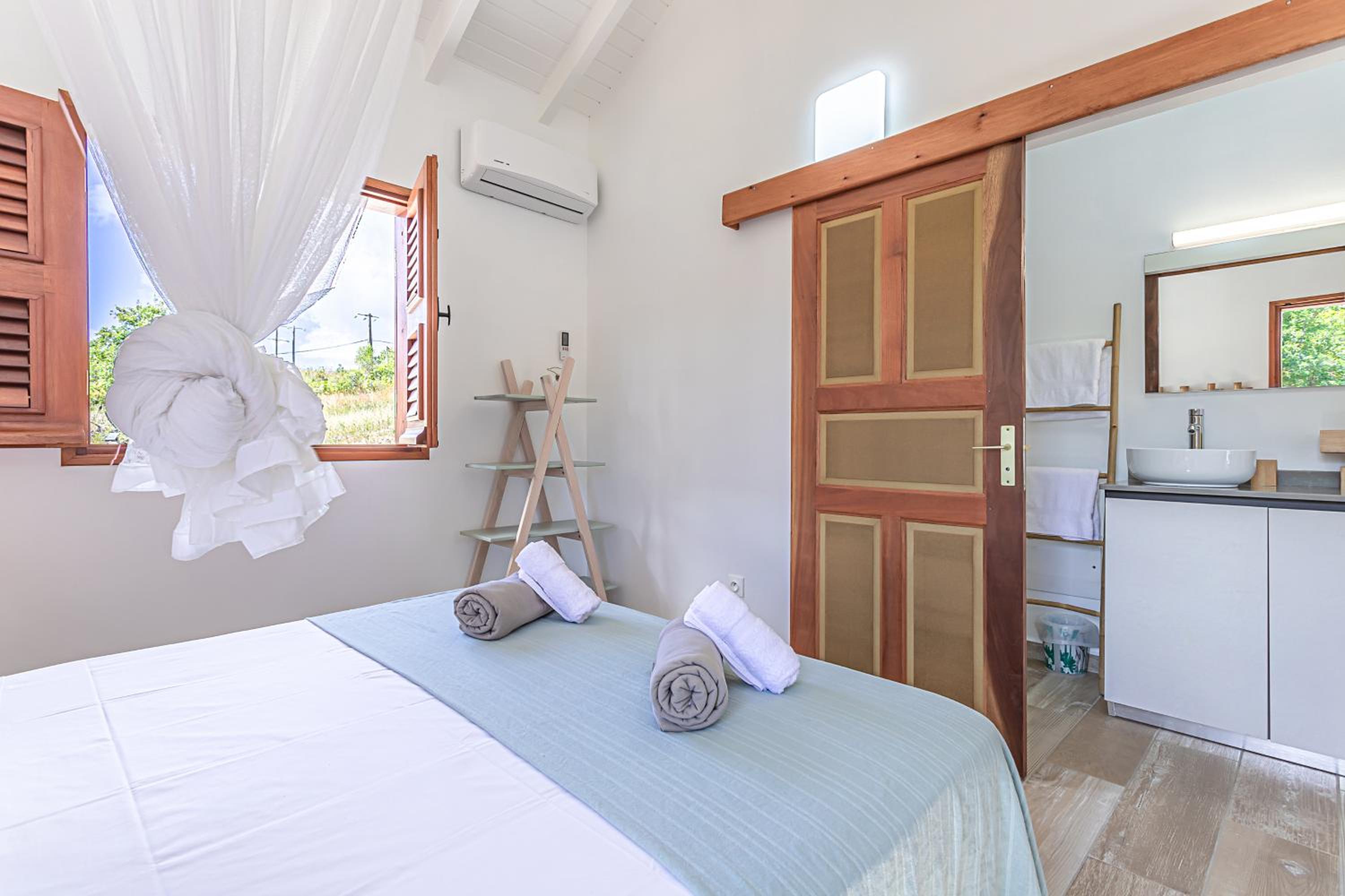 One-Bedroom House photo 3