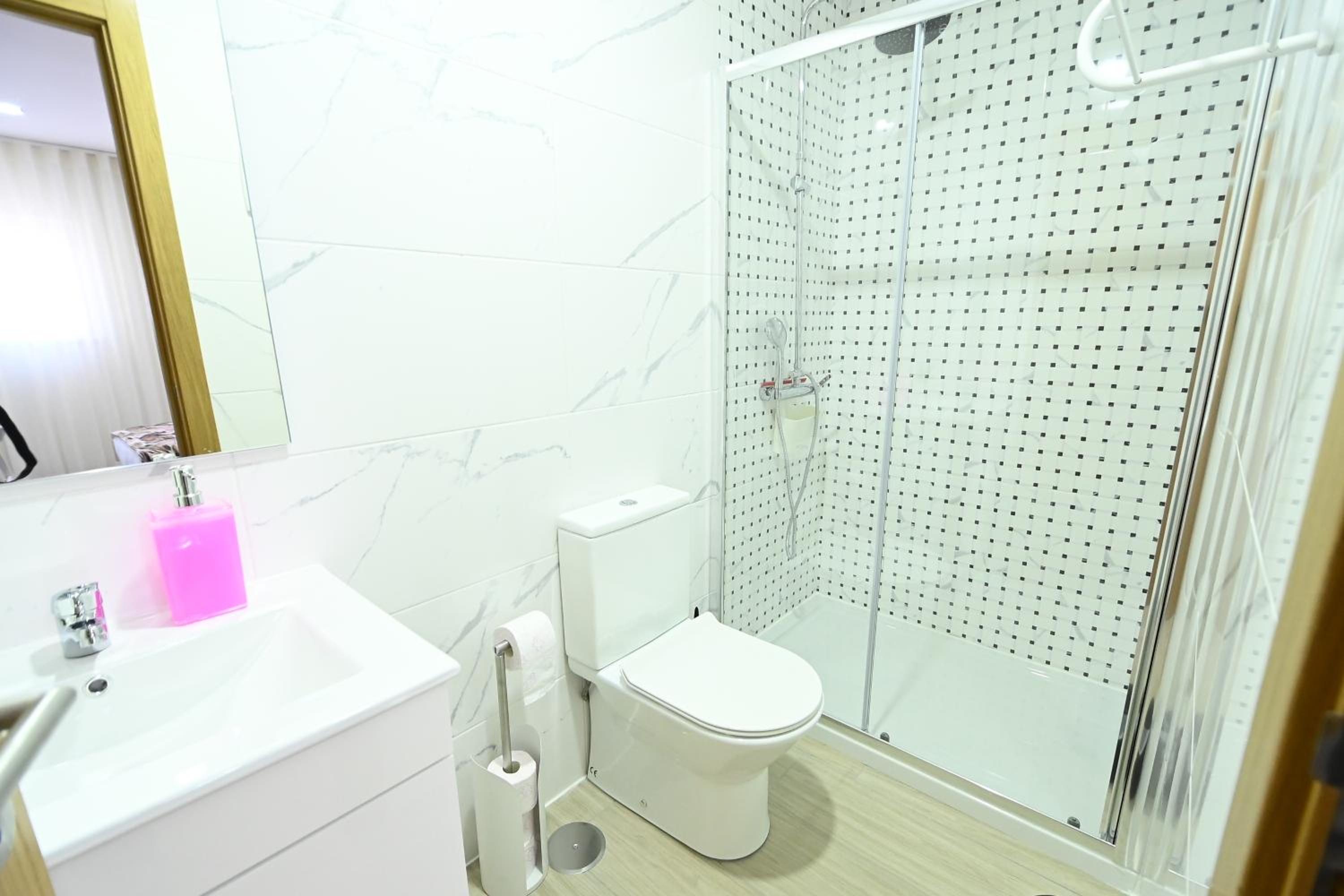 One-Bedroom Apartment - Photo 5