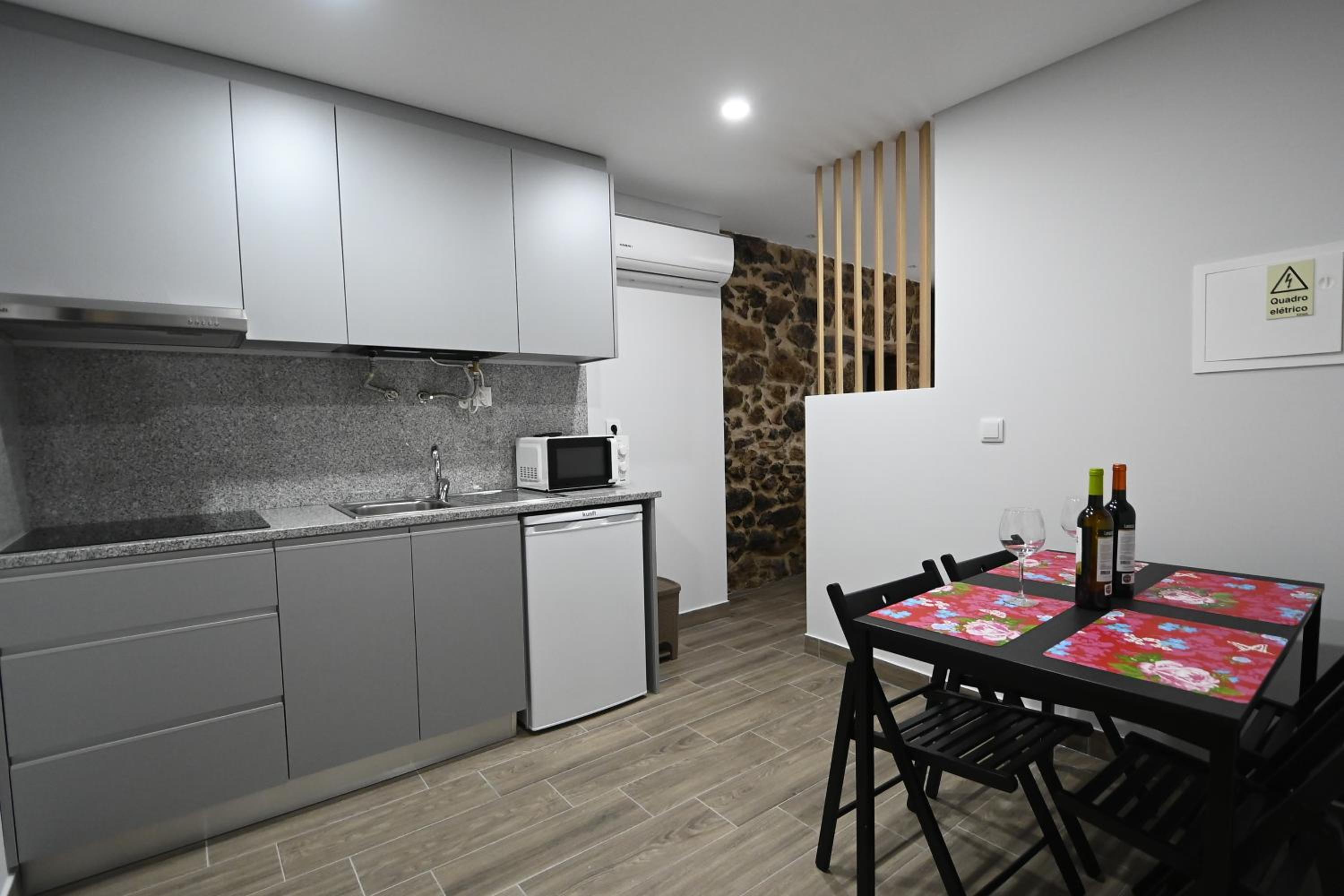 Studio Apartment - Photo 3
