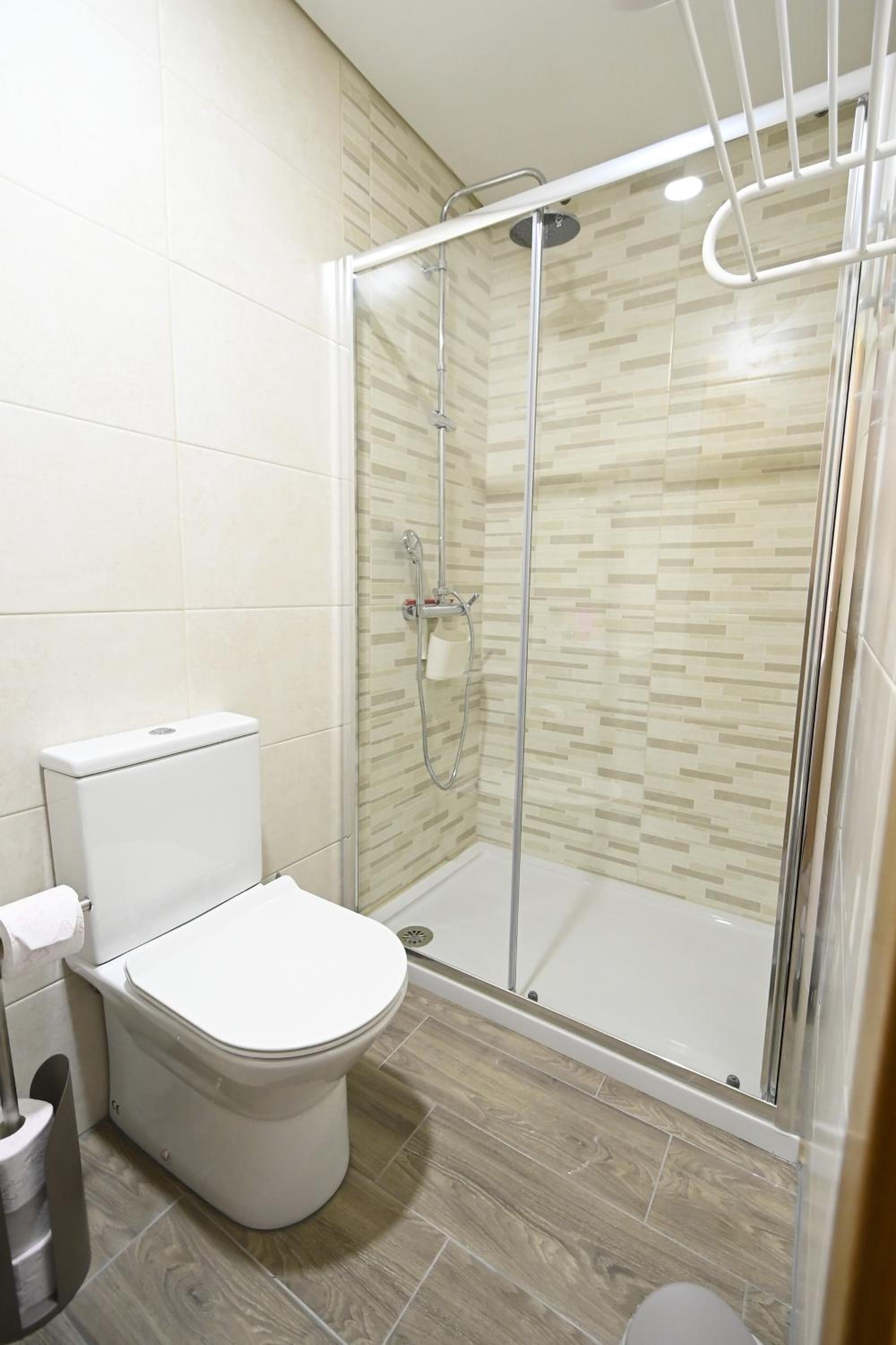 Studio Apartment - Photo 2