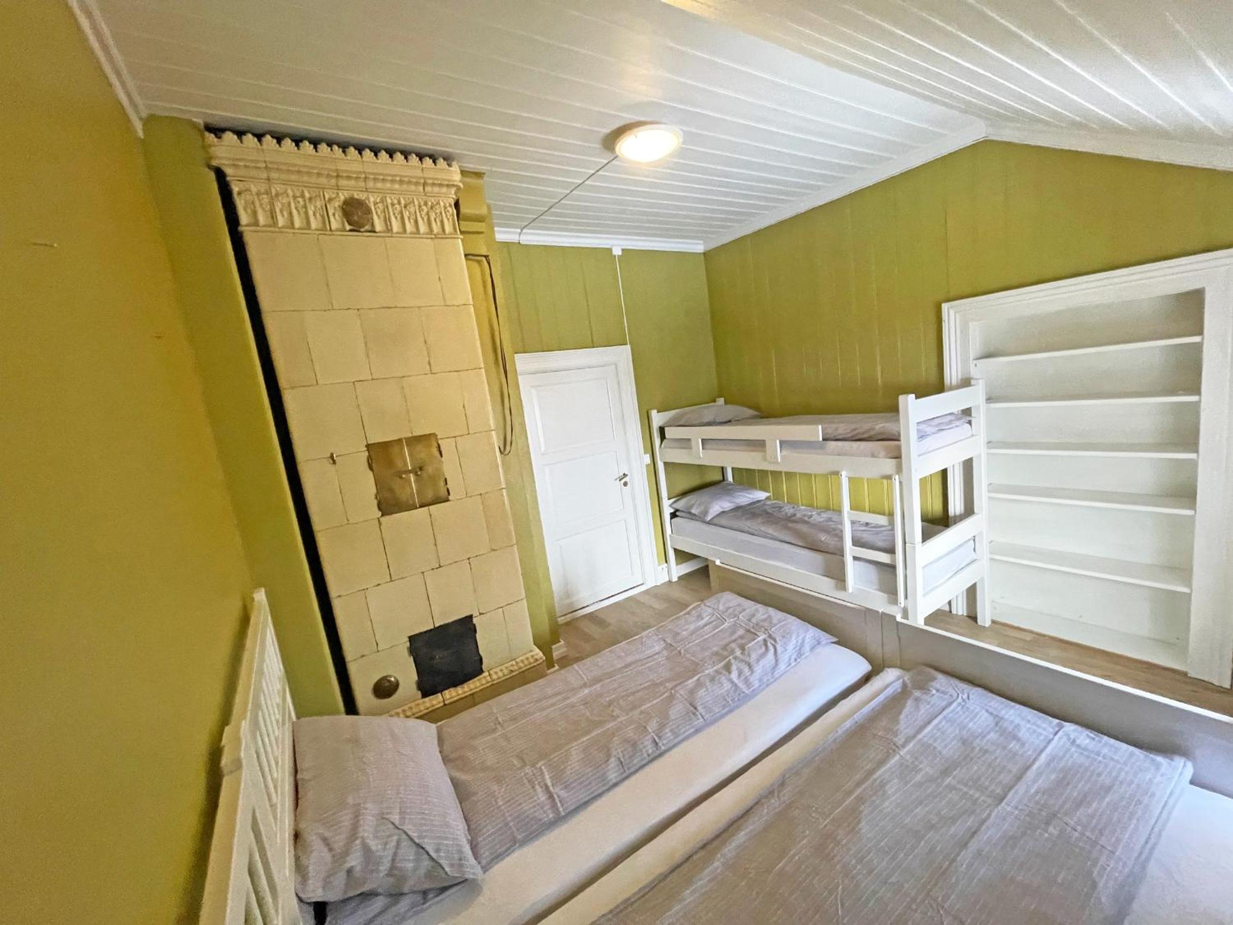 Three-Bedroom Apartment - Photo 13