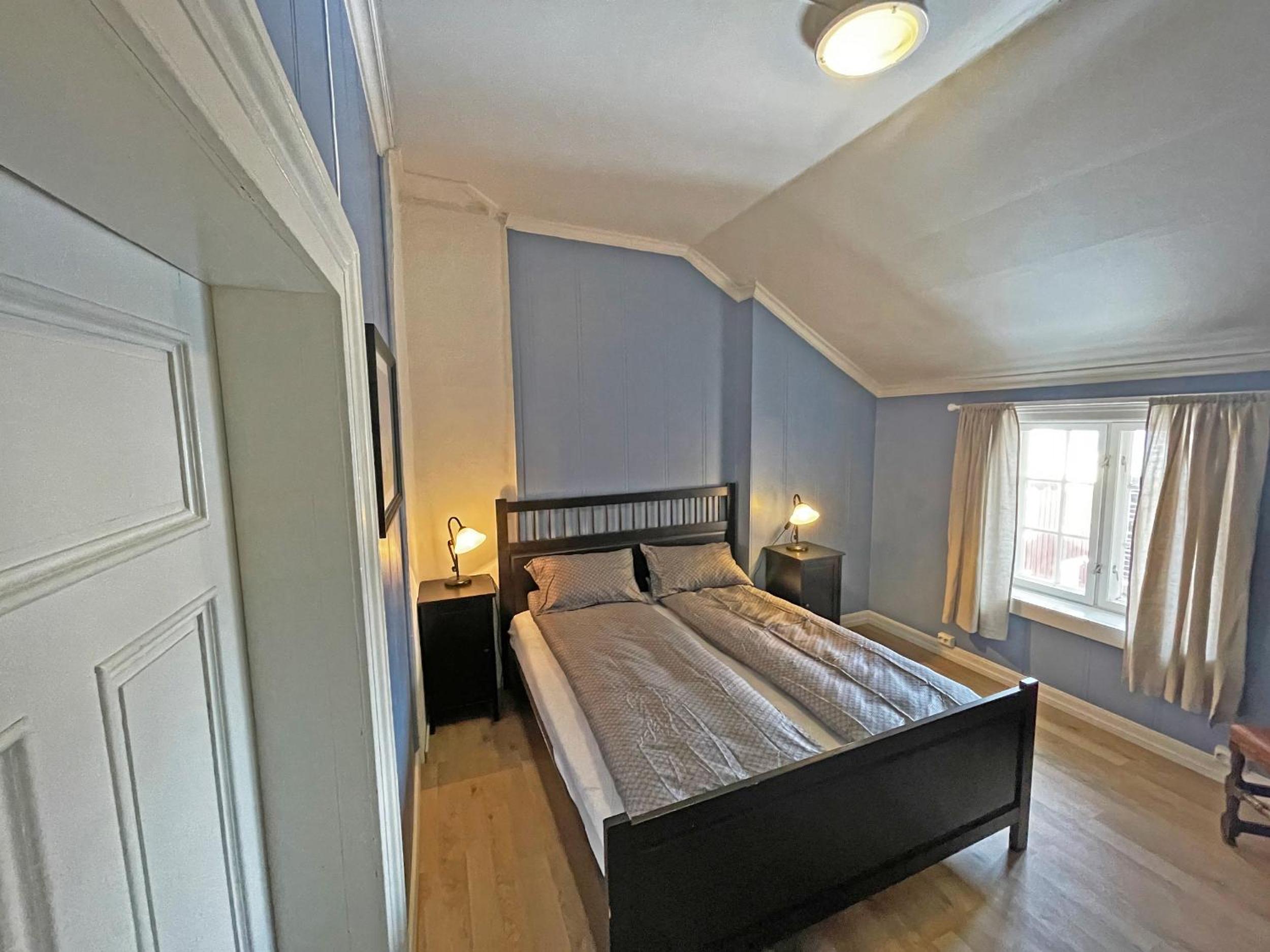 Three-Bedroom Apartment - Photo 7