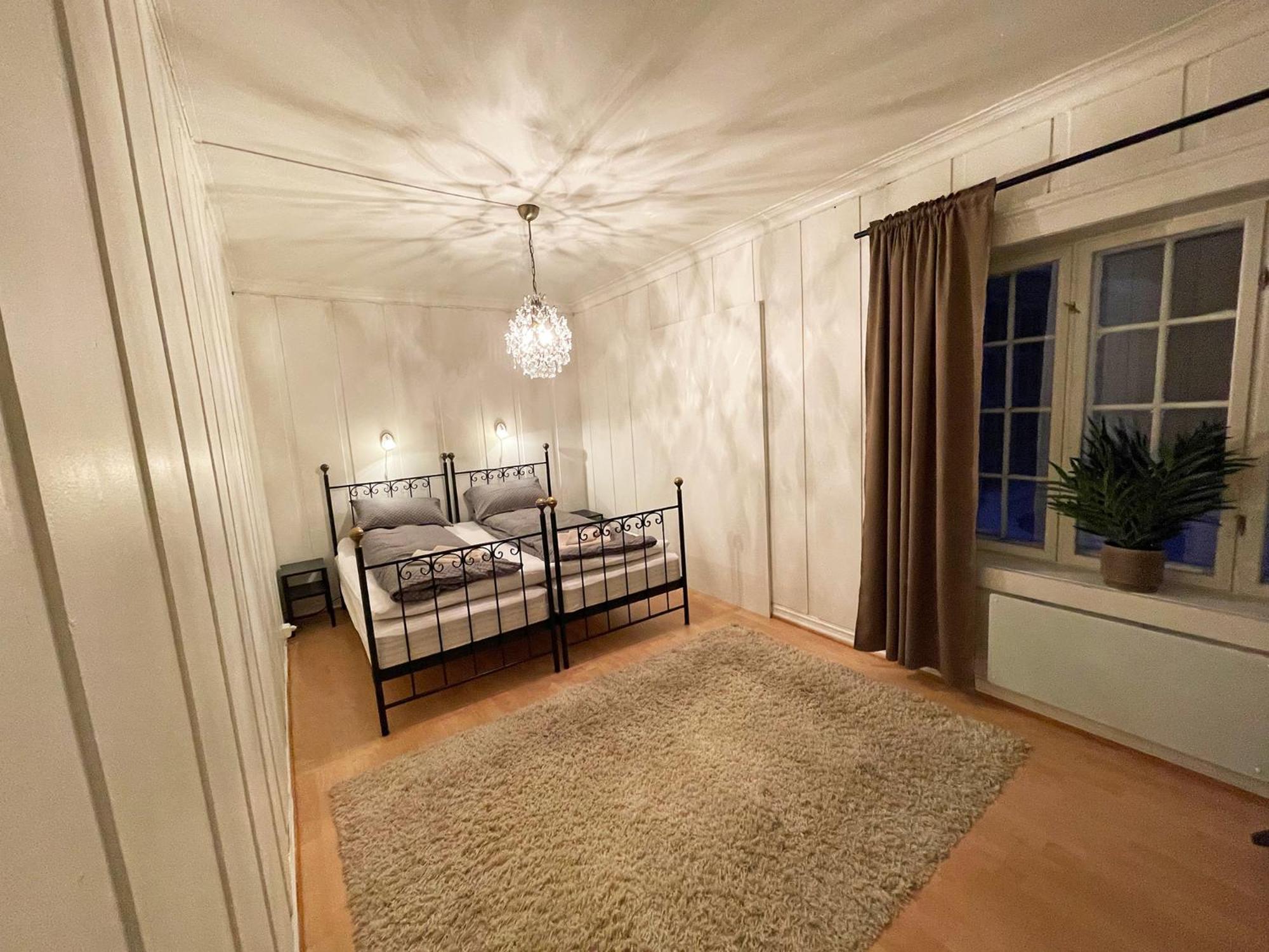 One-Bedroom Apartment - Photo 2
