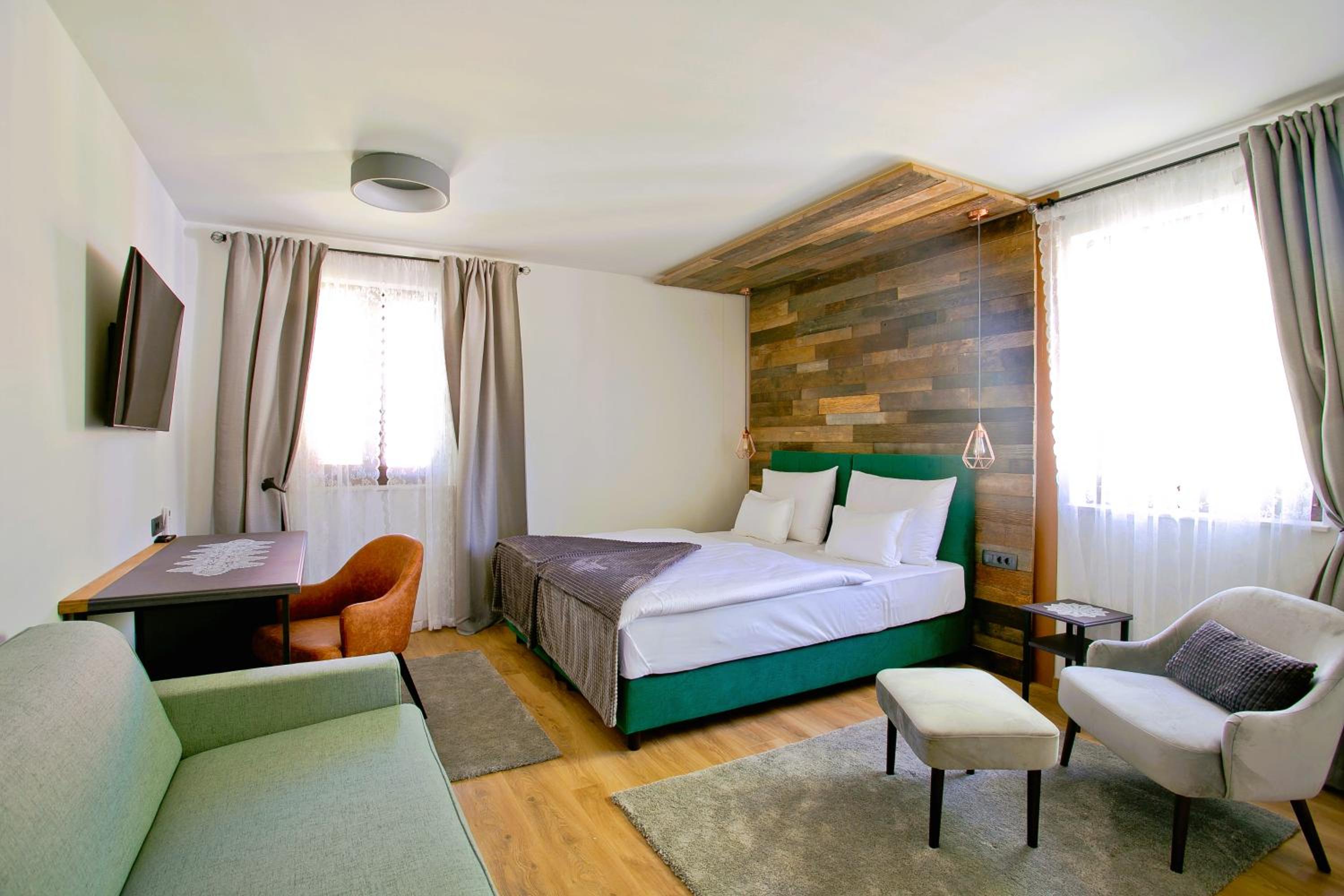 Superior Double Room - Photo 2
