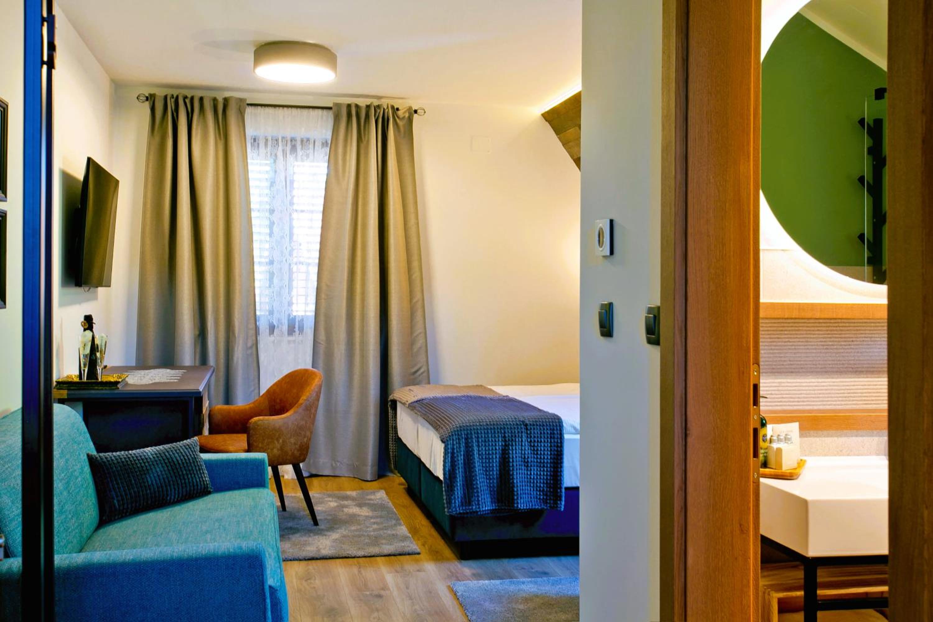 Superior Double Room - Photo 4