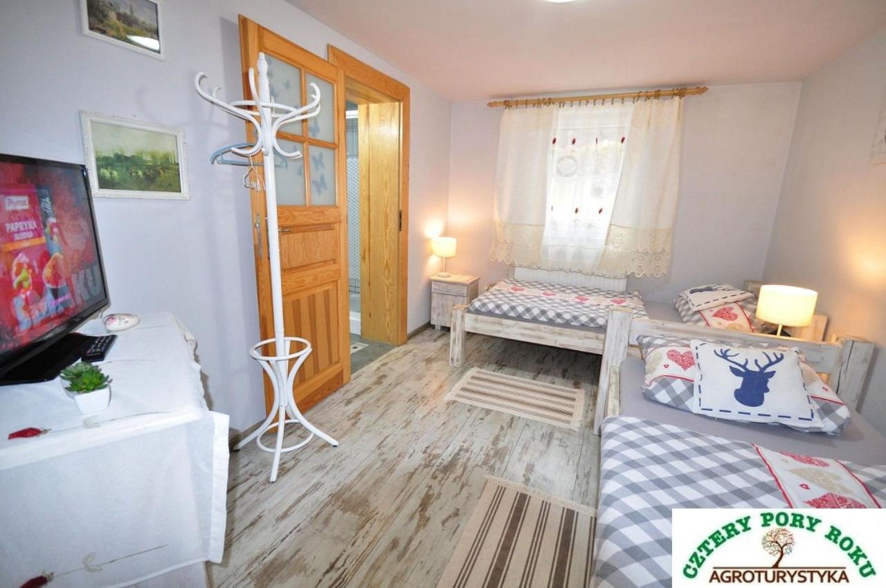 Small Twin Room - Photo 2