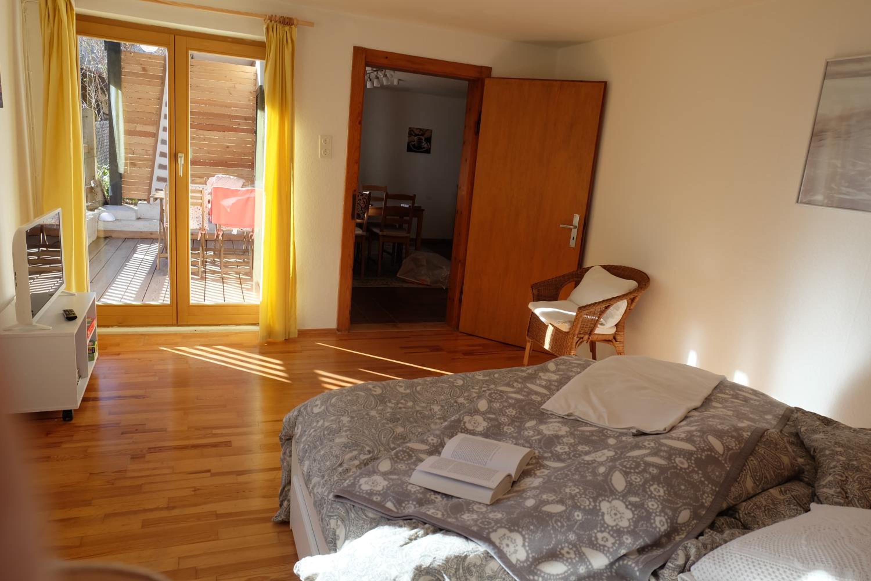 One-Bedroom Apartment photo 1
