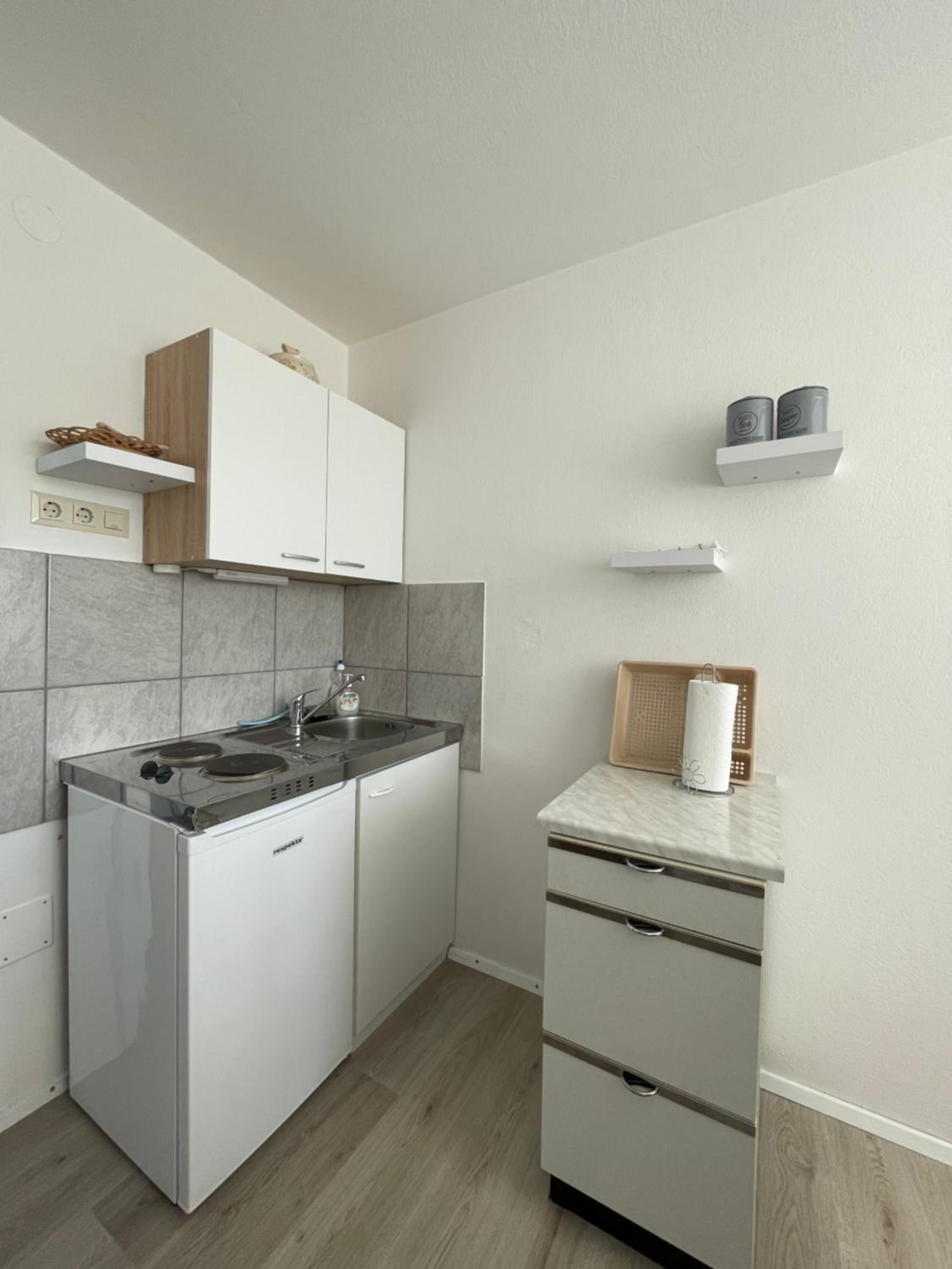 Apartment with Balcony - Photo 6