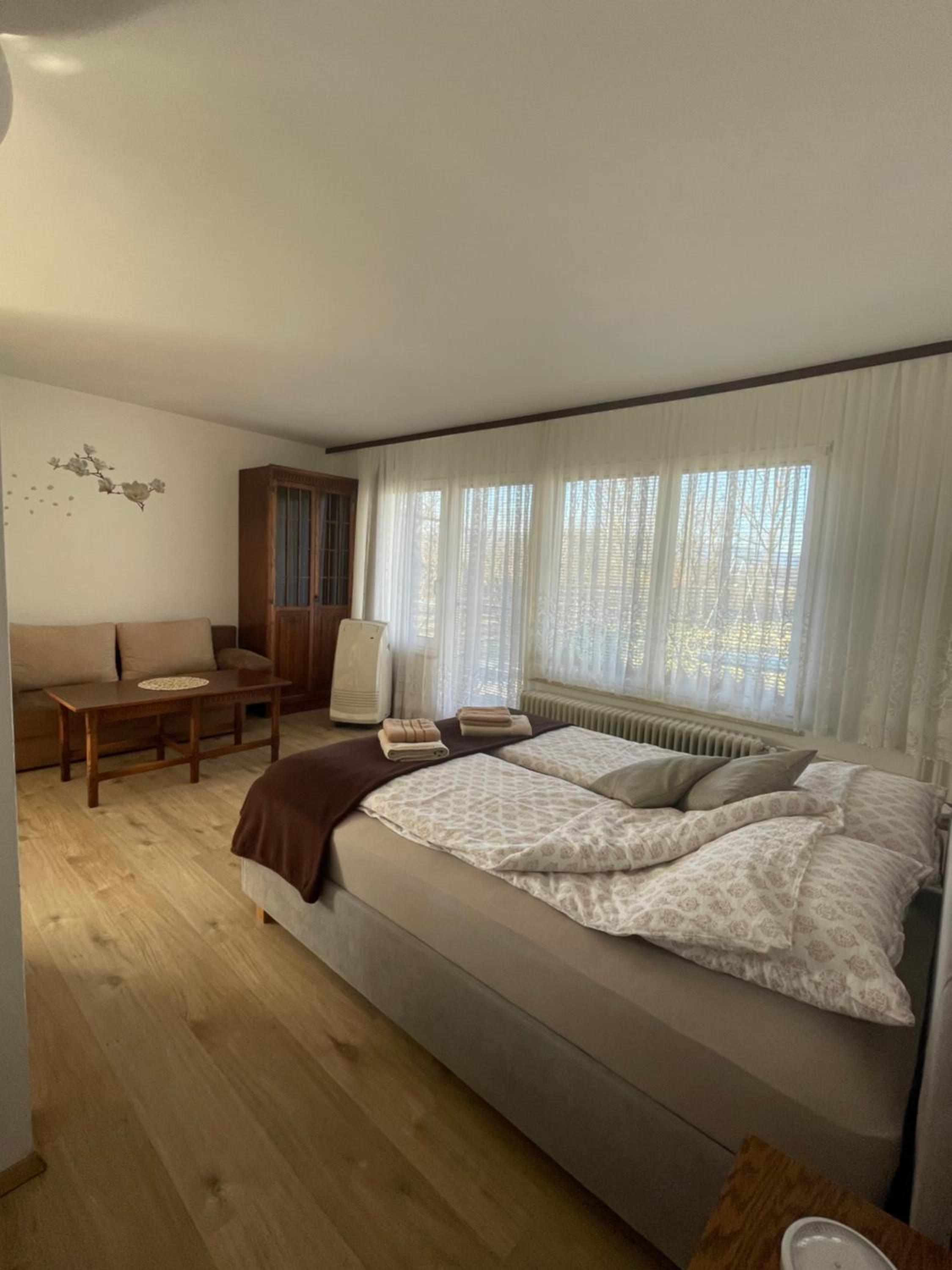 Apartment with Terrace - Photo 1