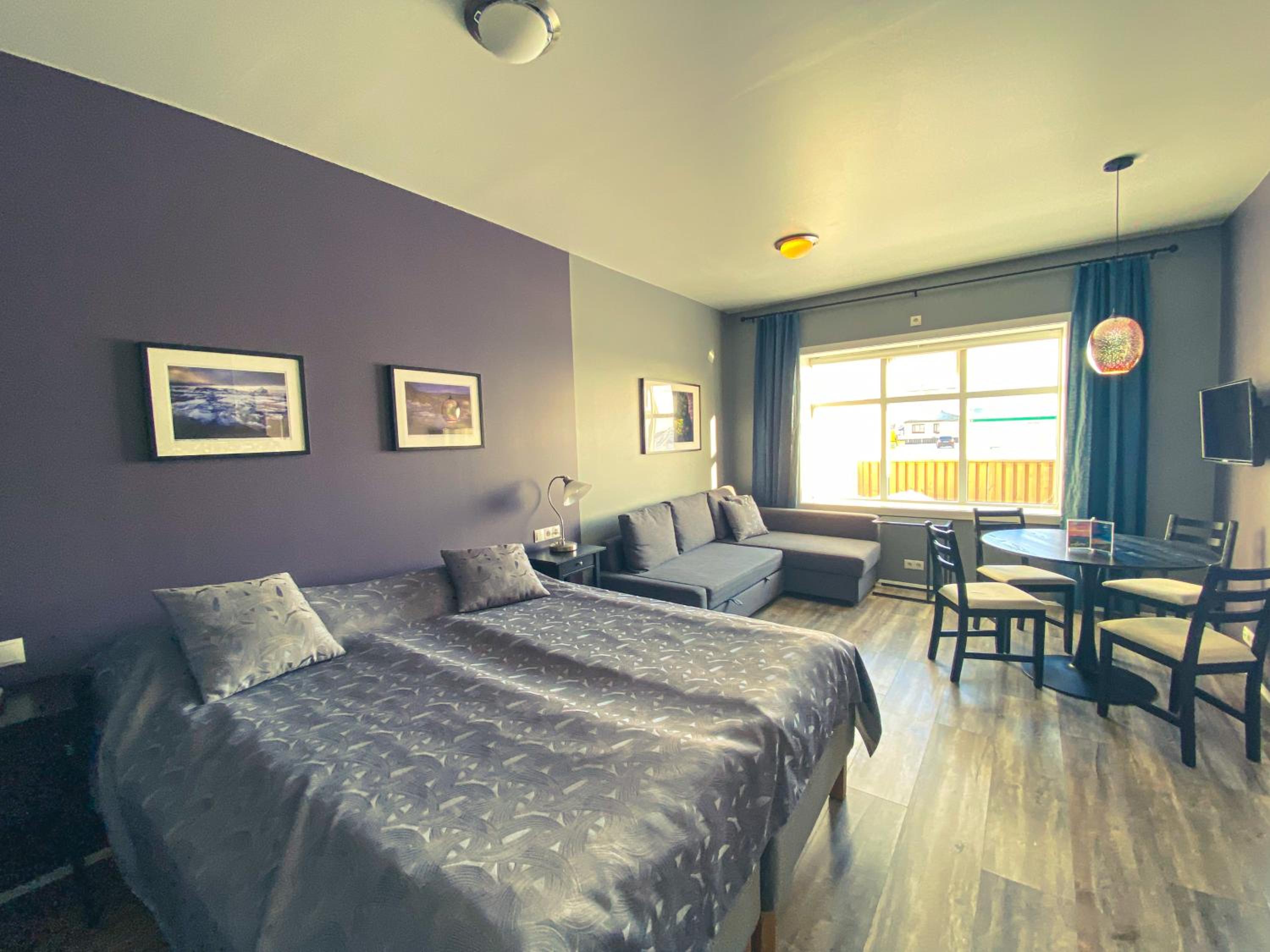 Deluxe Studio Apartment photo 3
