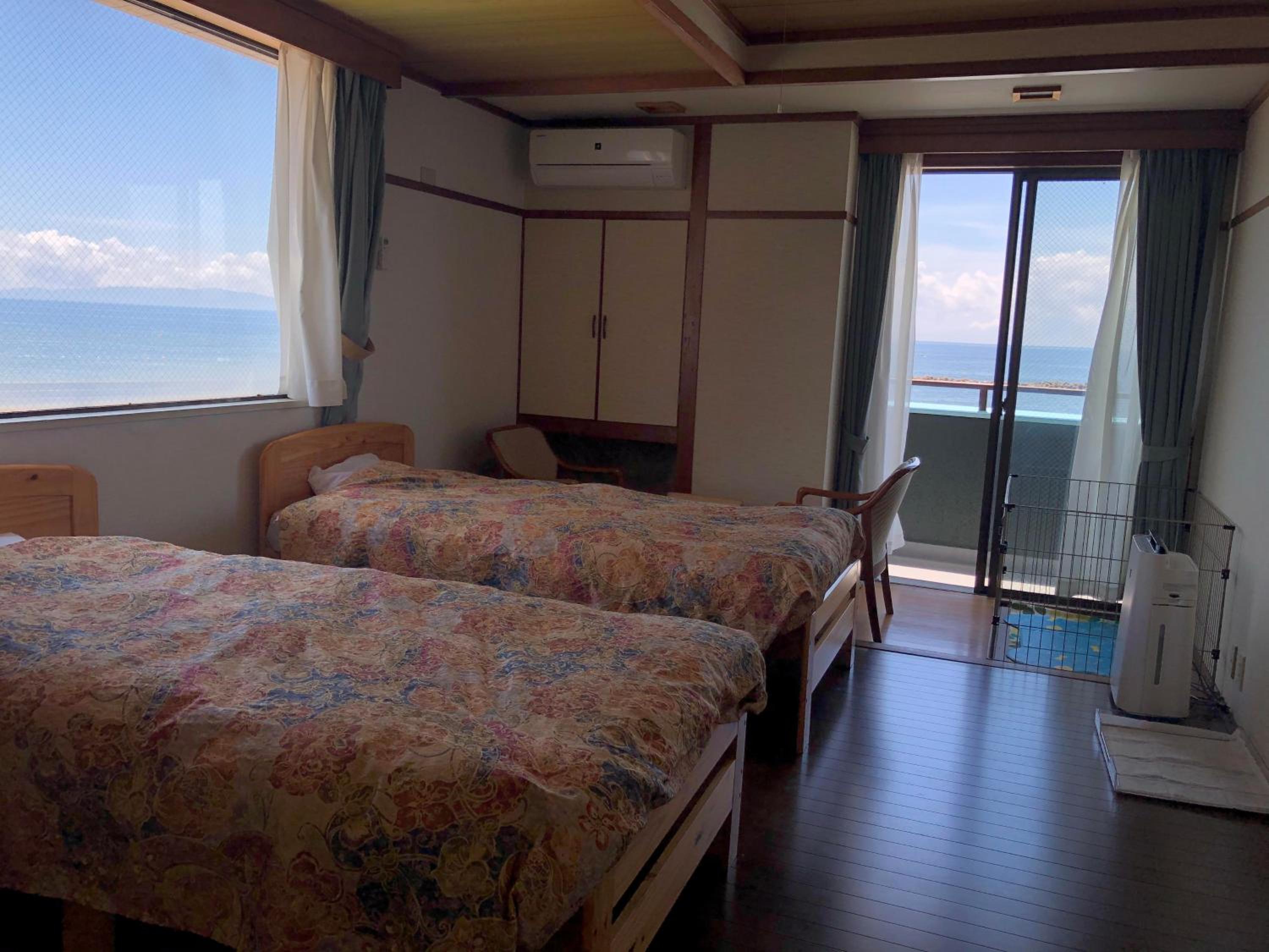 Twin Room with Sea View photo 1