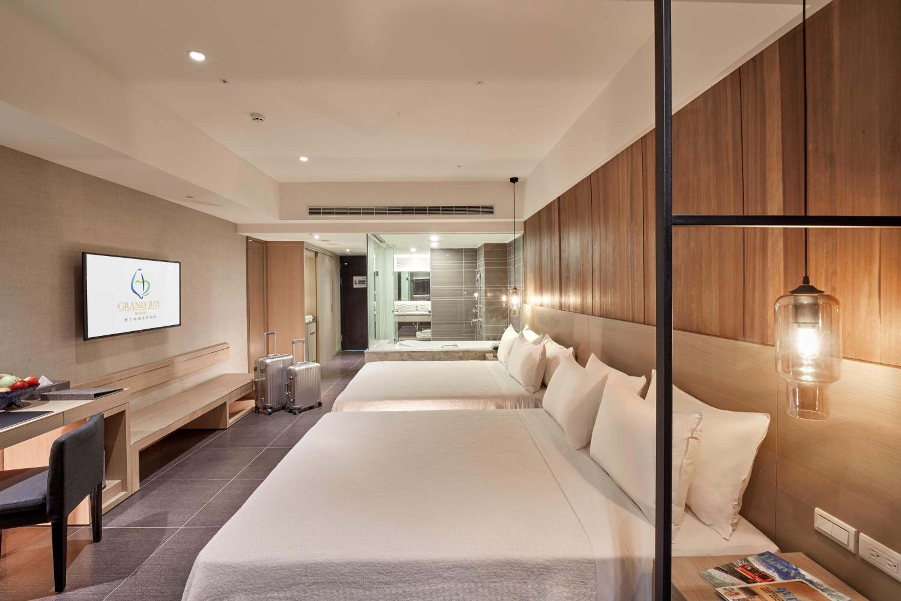 Deluxe Queen Room with Two Queen Beds photo 1