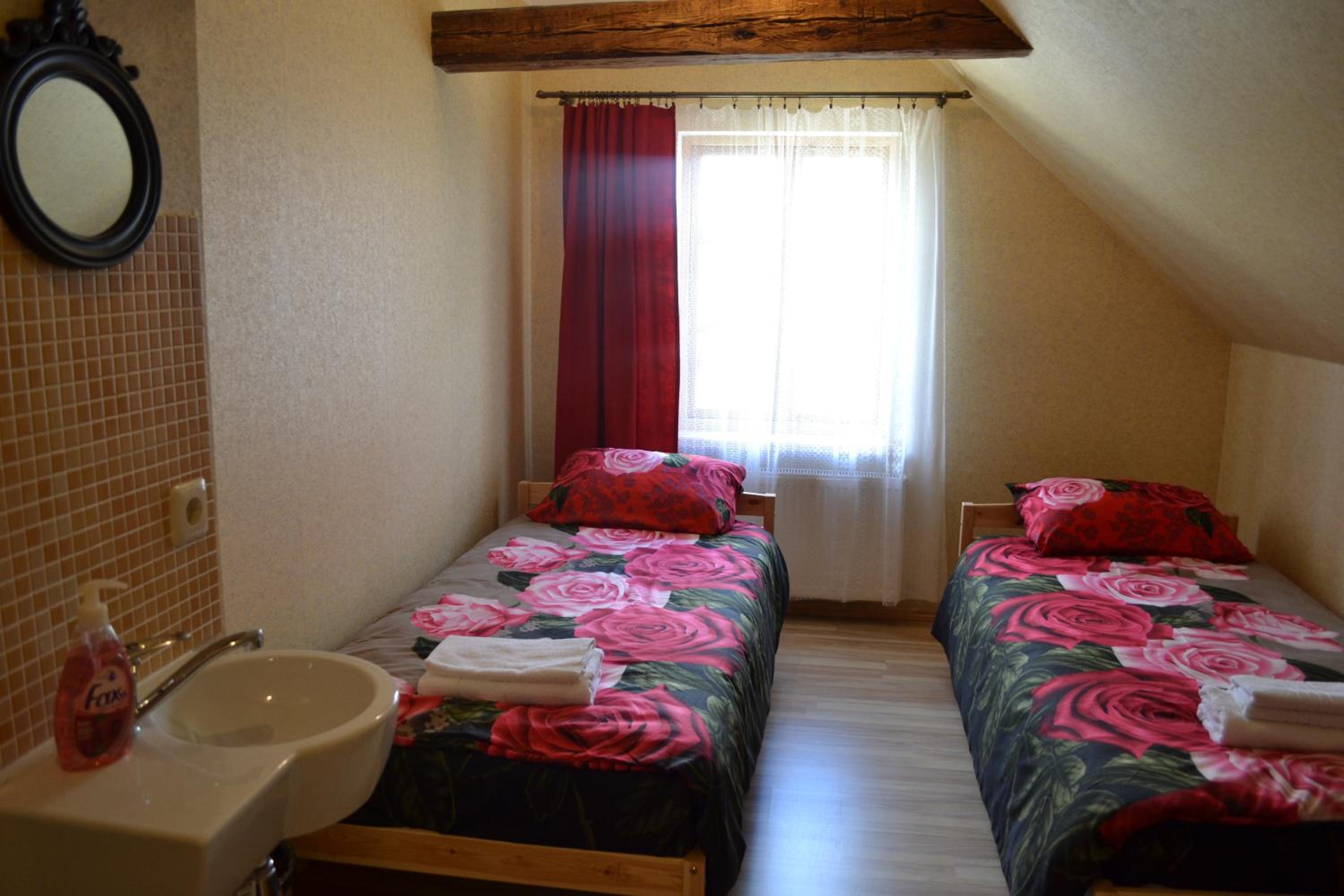 Double or Twin Room - Photo 3