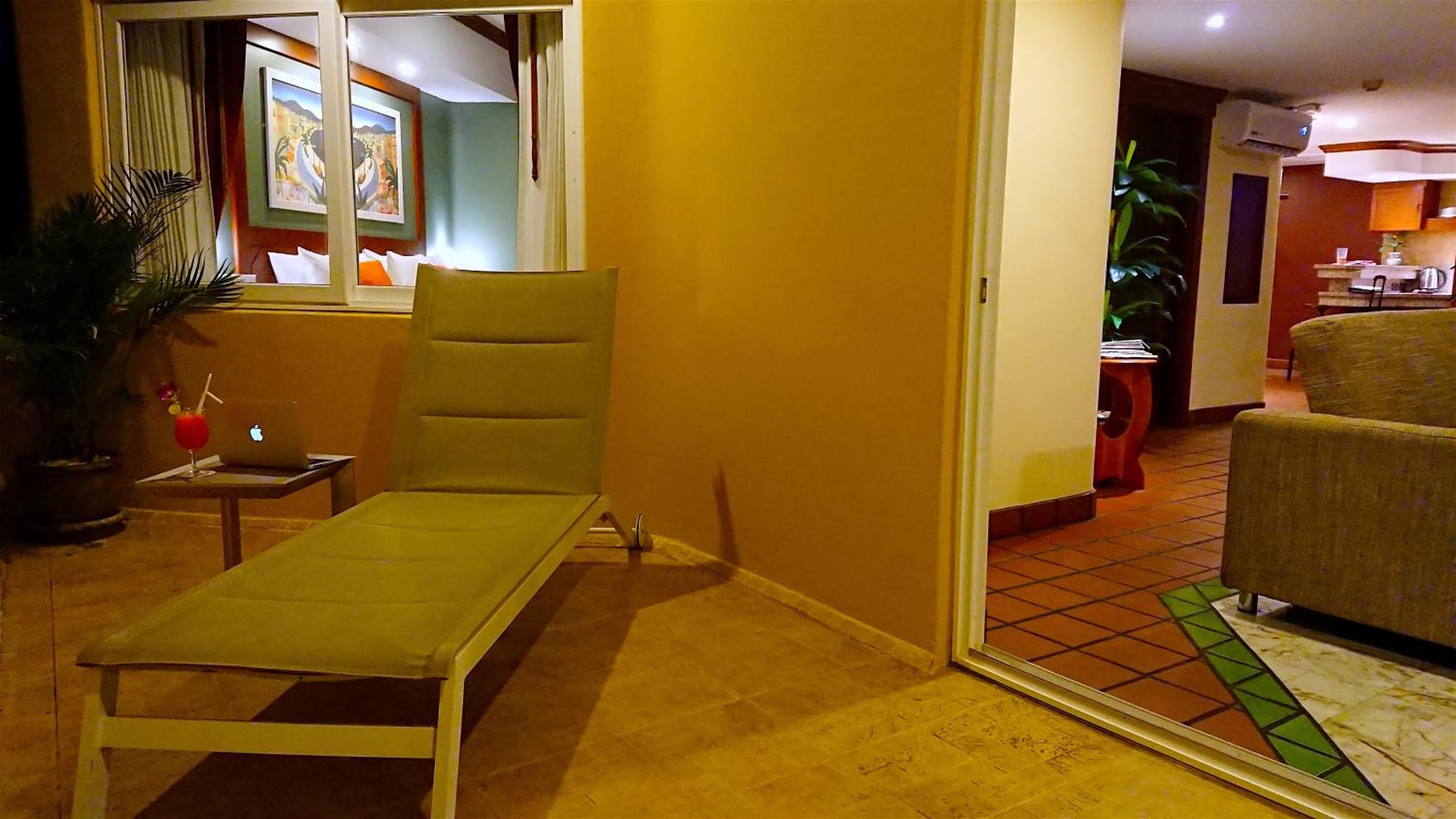 1 Bedroom Suite Ocean View - Photo 4
