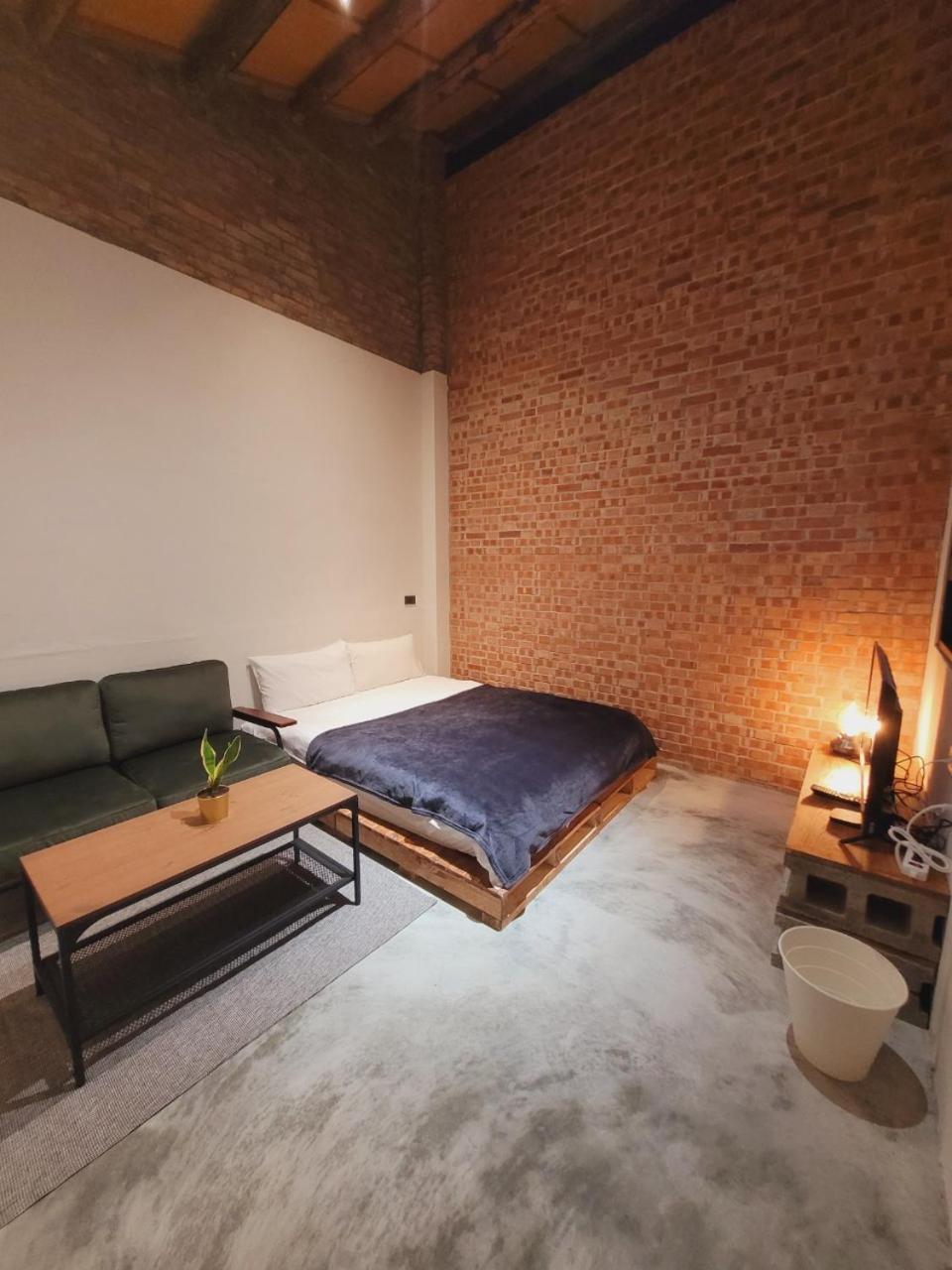Double Room with Shared Bathroom photo 1