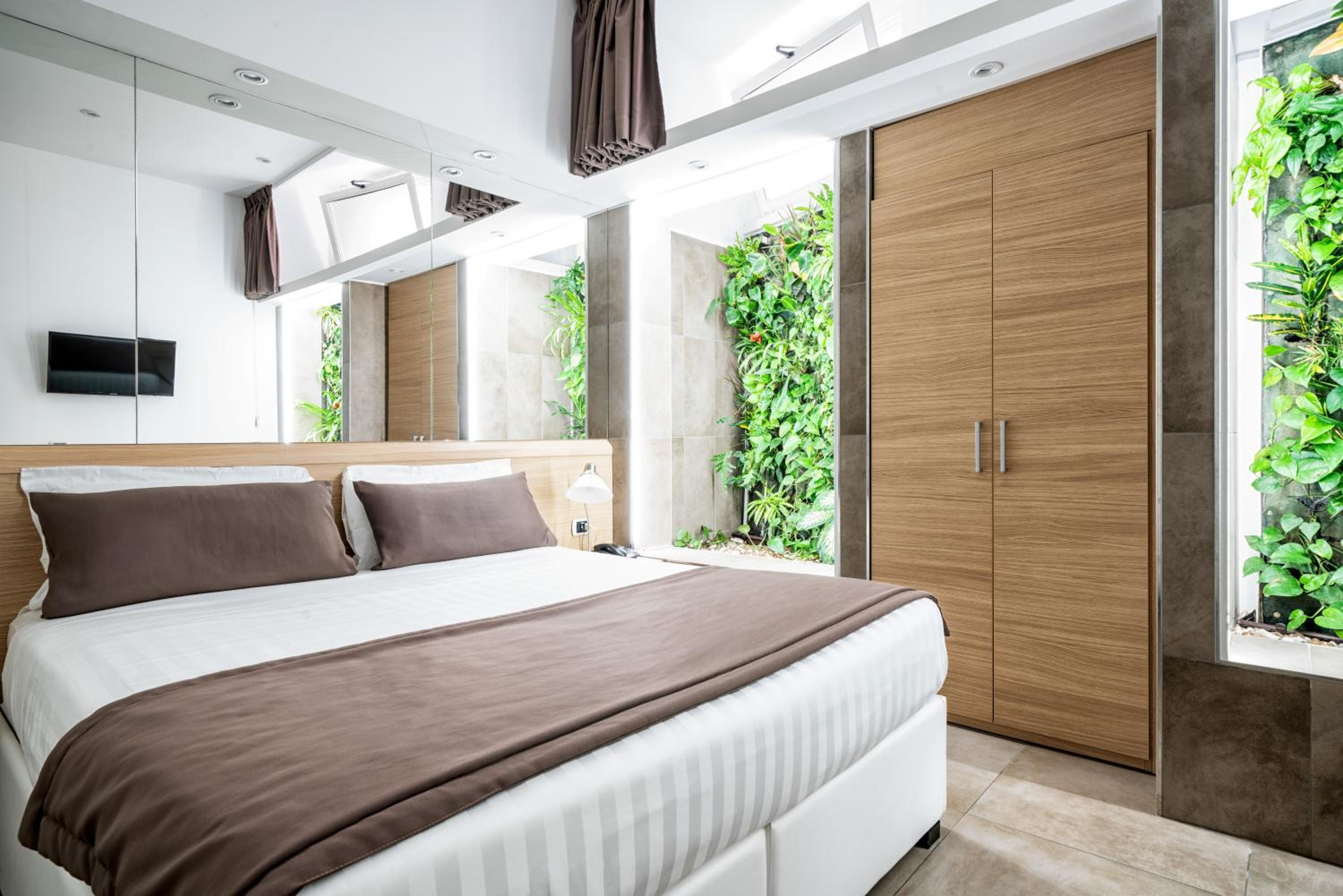 Superior Double or Twin Room photo 3