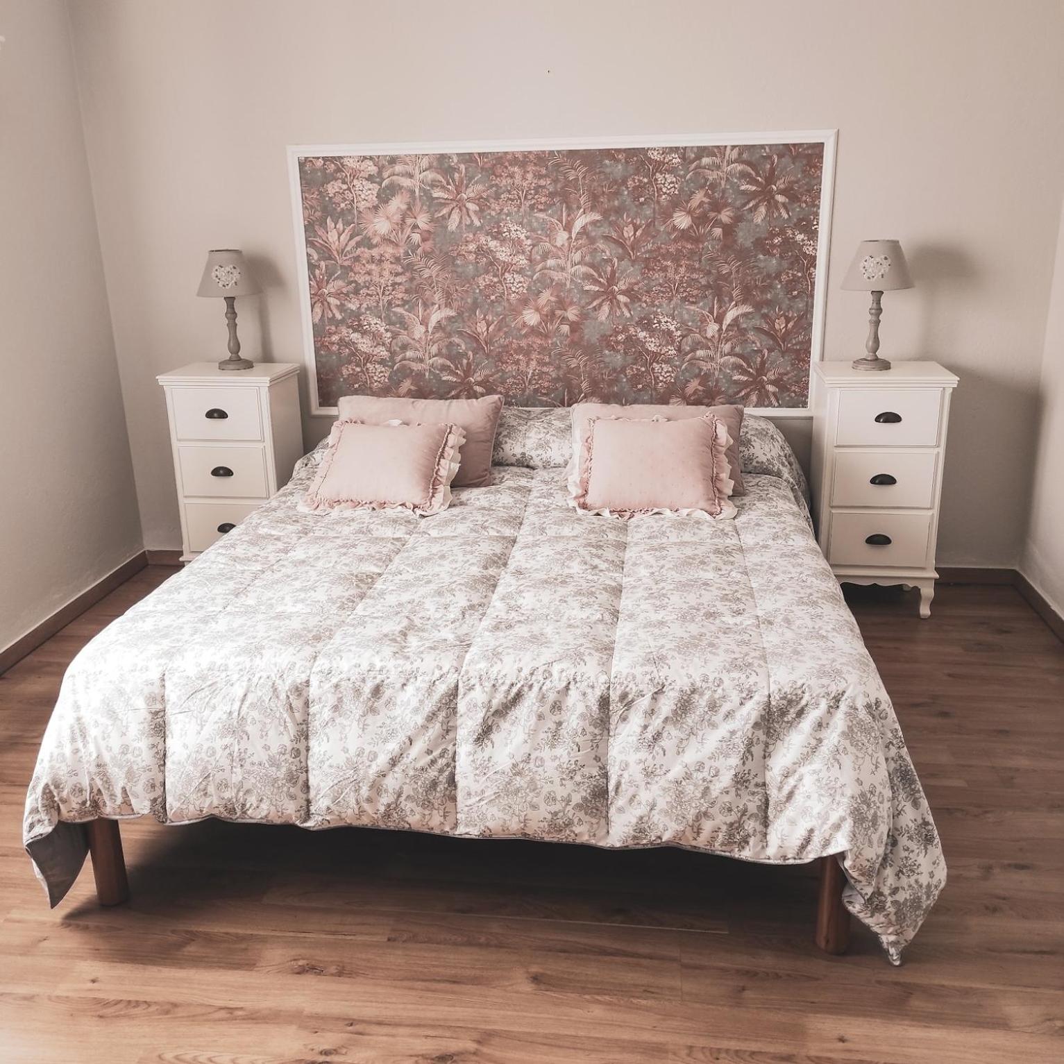 Double Room with Private Bathroom - Photo 2
