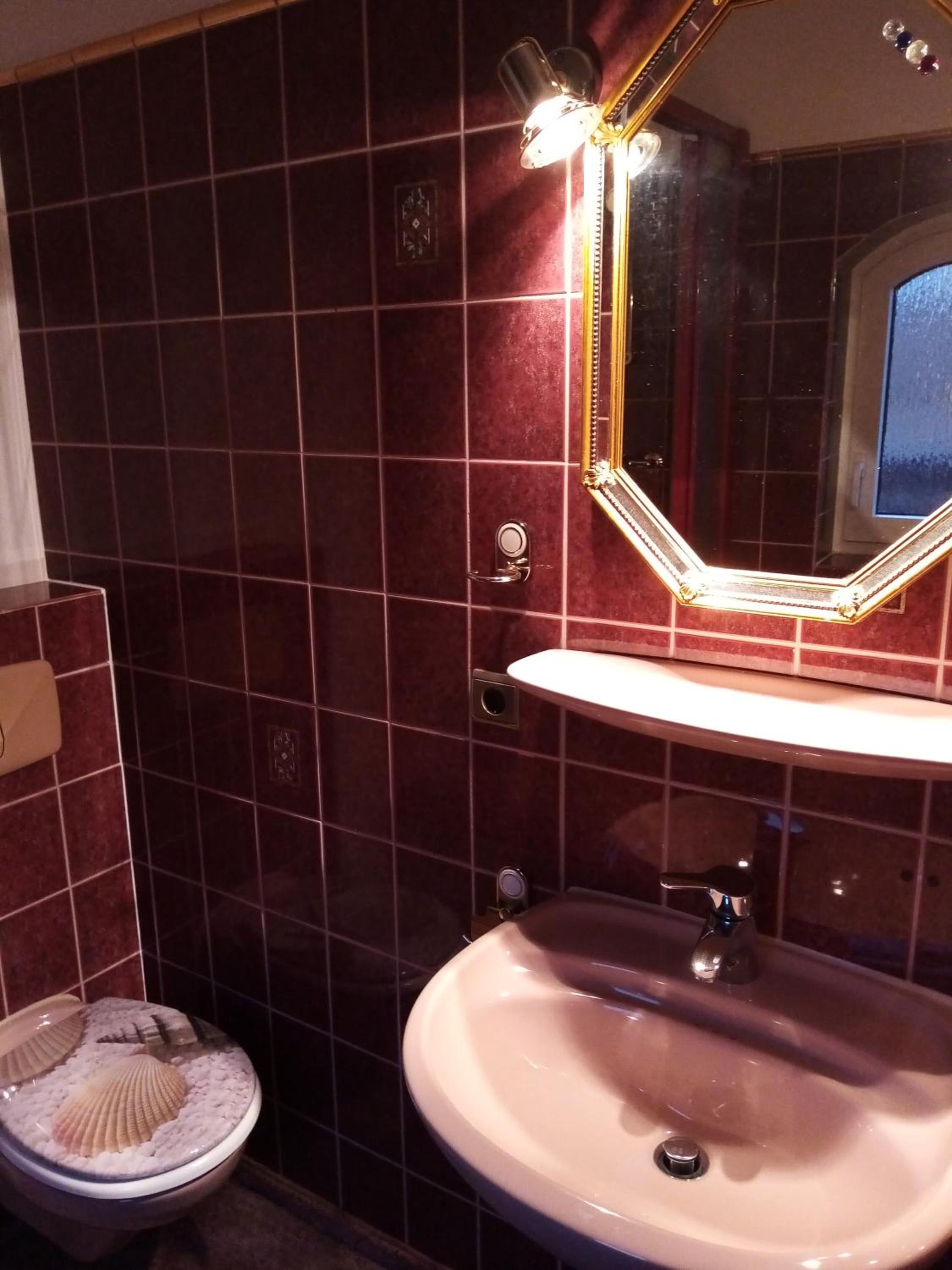 Single Room with Private Bathroom photo 2