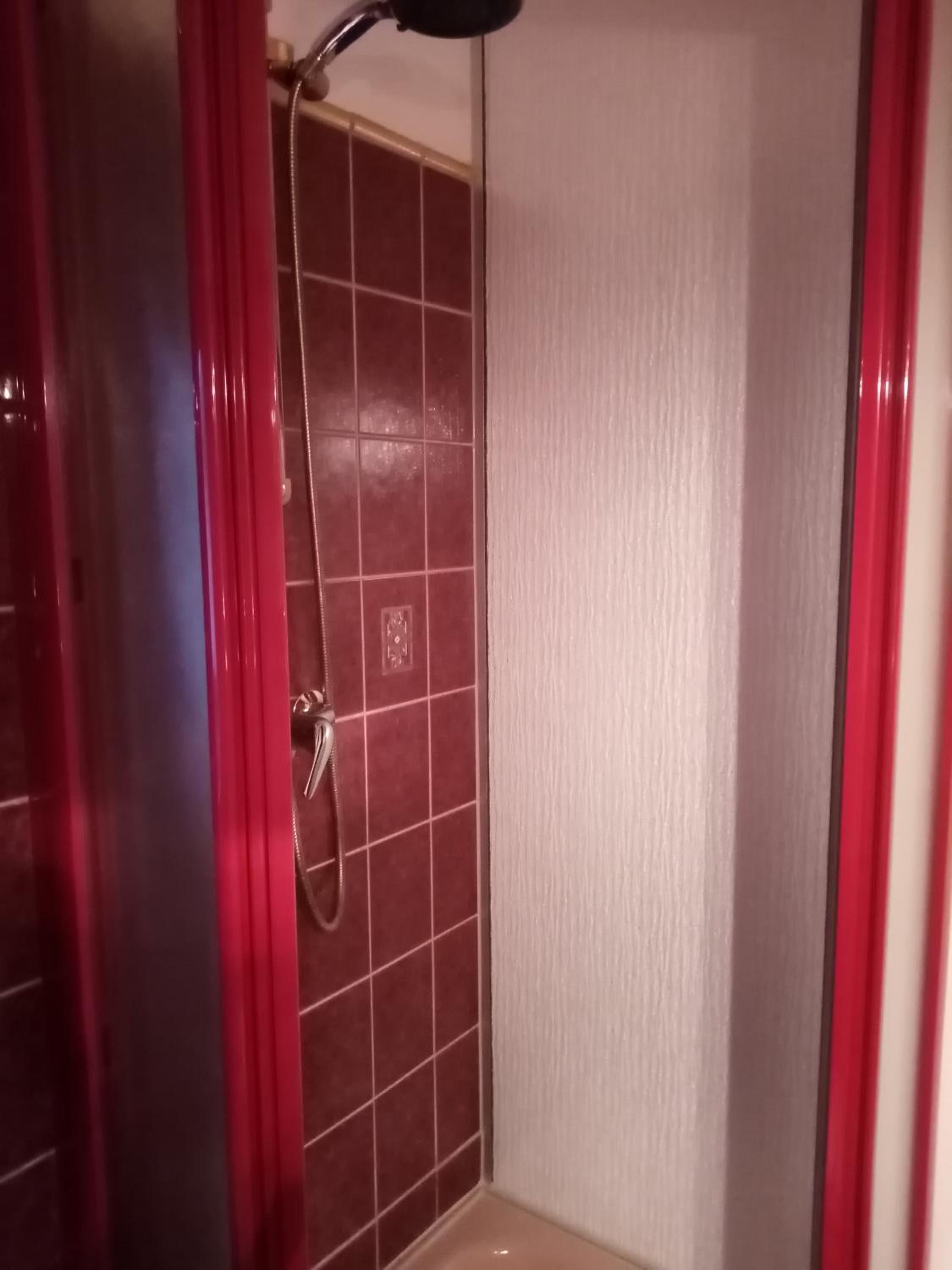 Single Room with Private Bathroom photo 3