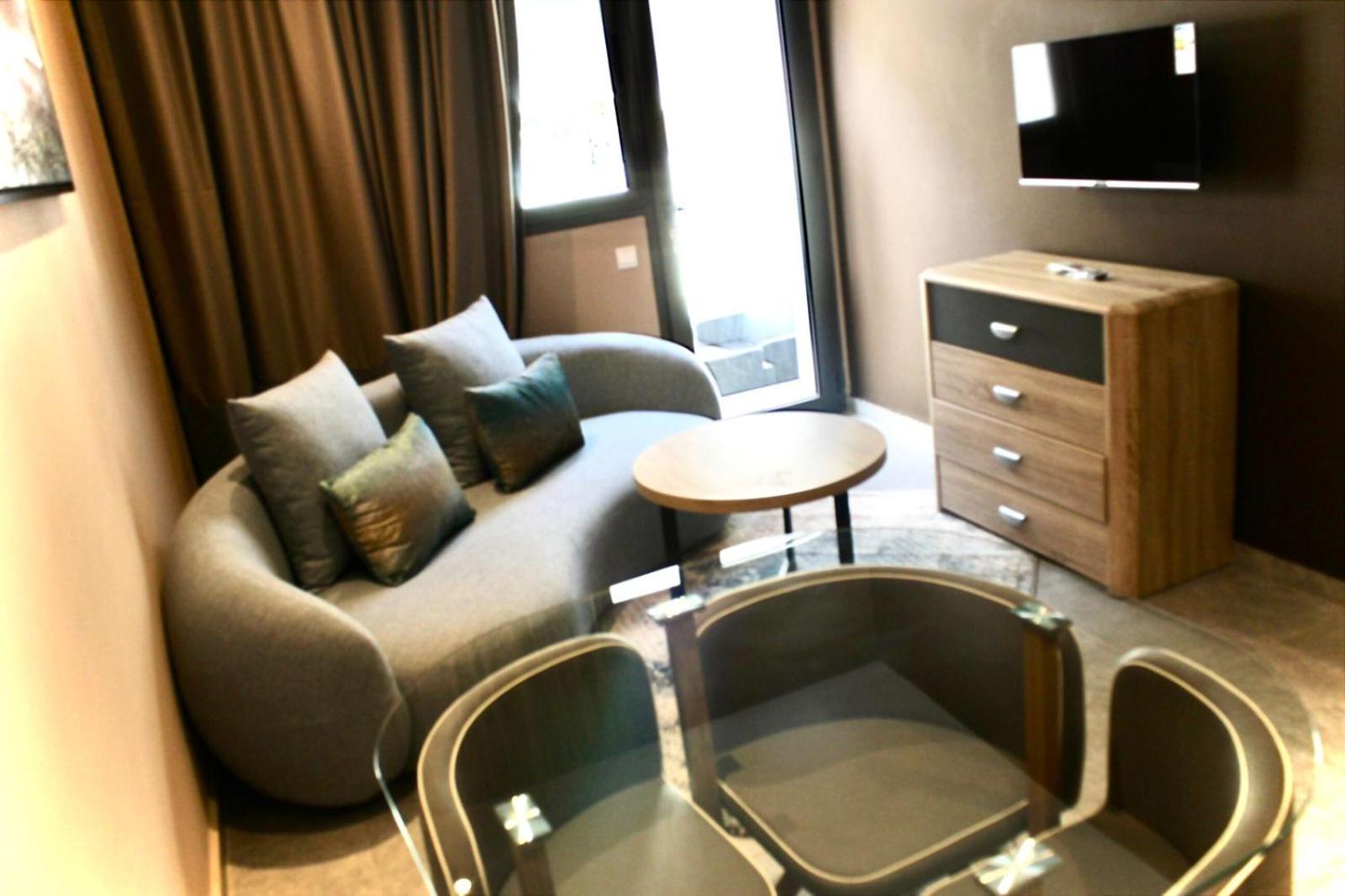 Suite with Terrace - Photo 11