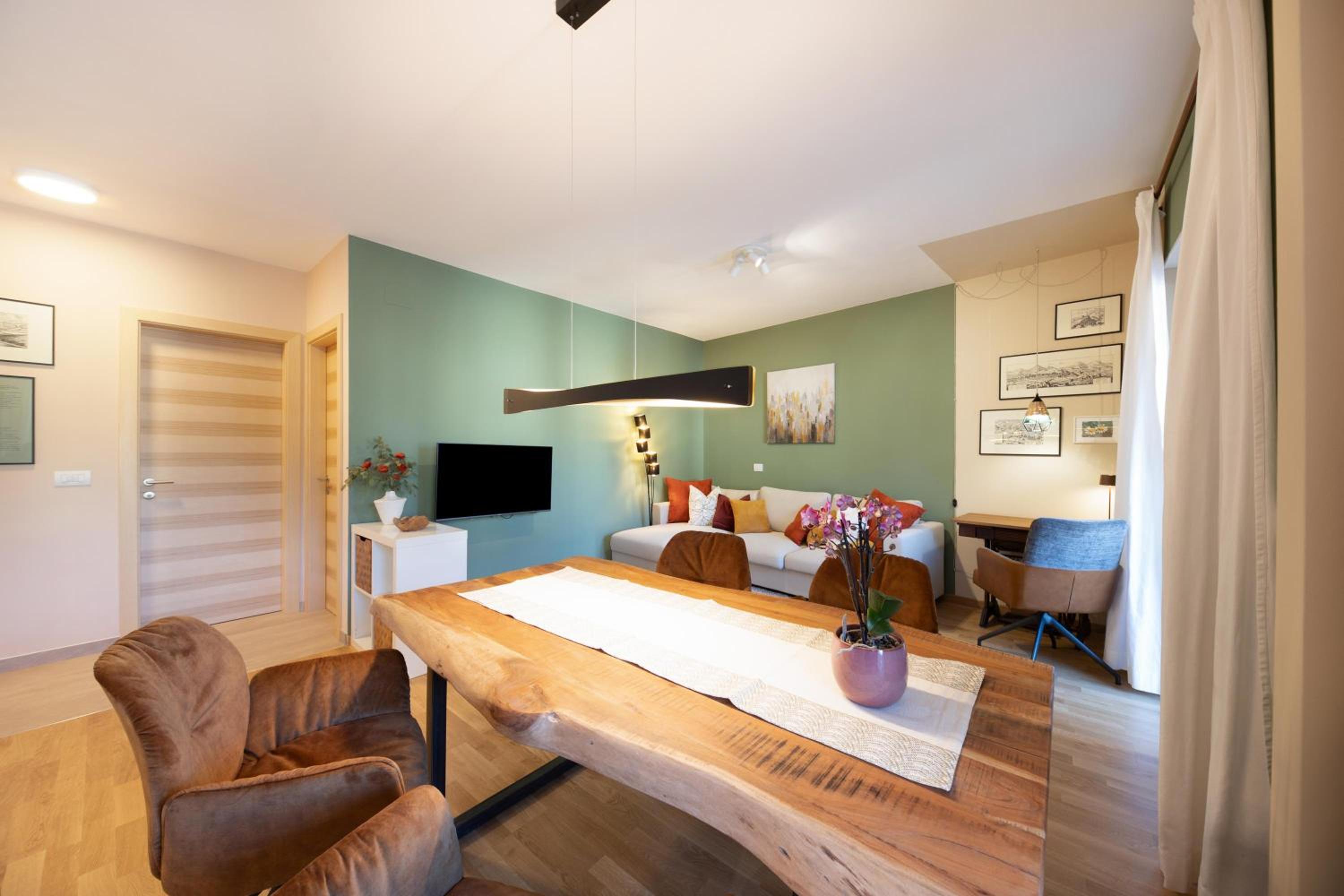 Superior One-Bedroom Apartment with Balcony