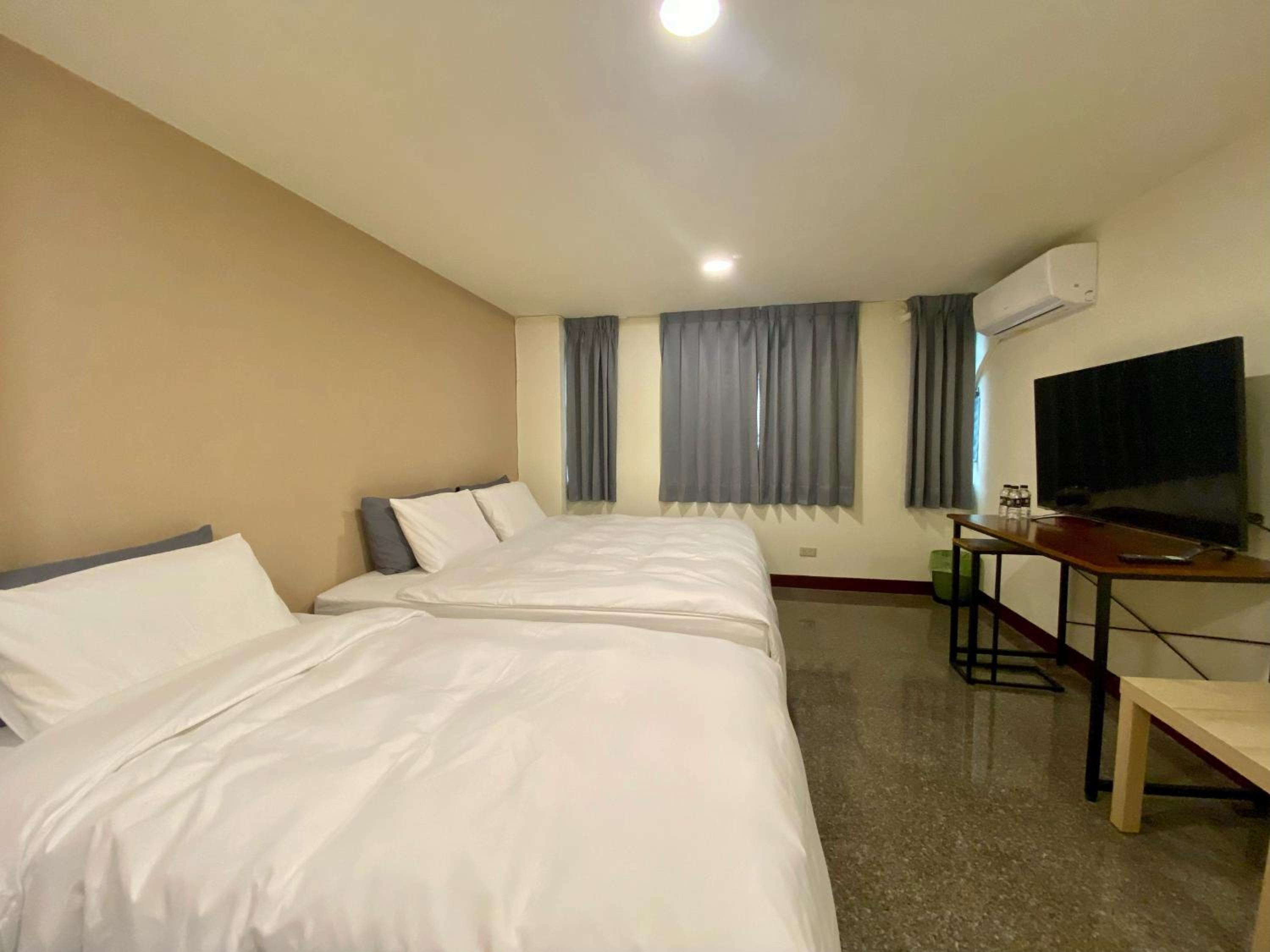 Triple Room With Private Bathroom photo 2