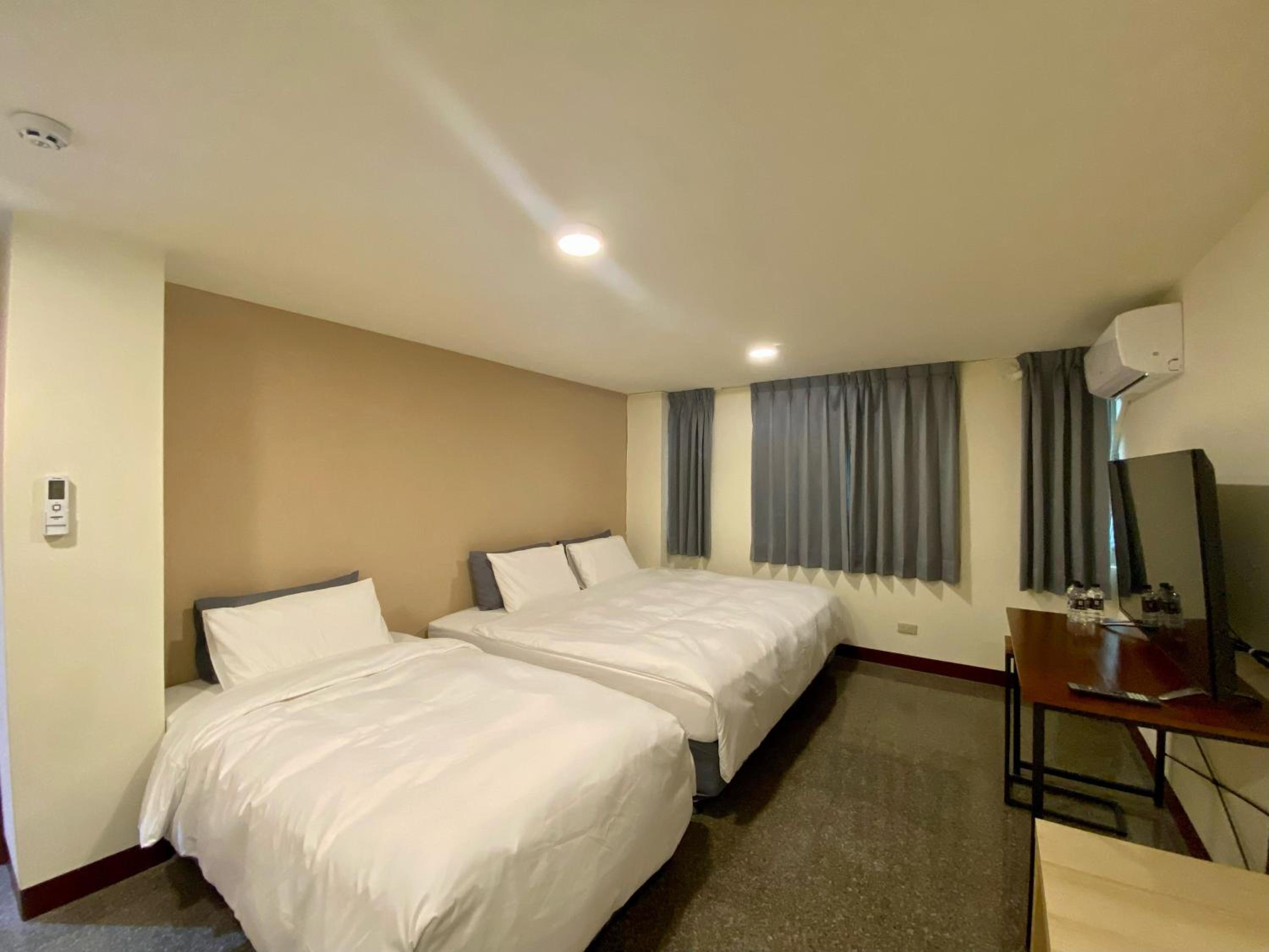 Triple Room With Private Bathroom photo 1