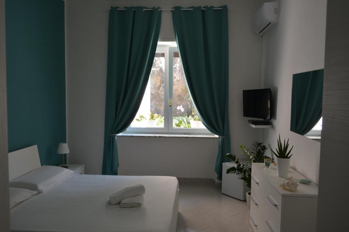 Double Room with Garden View - Photo 1