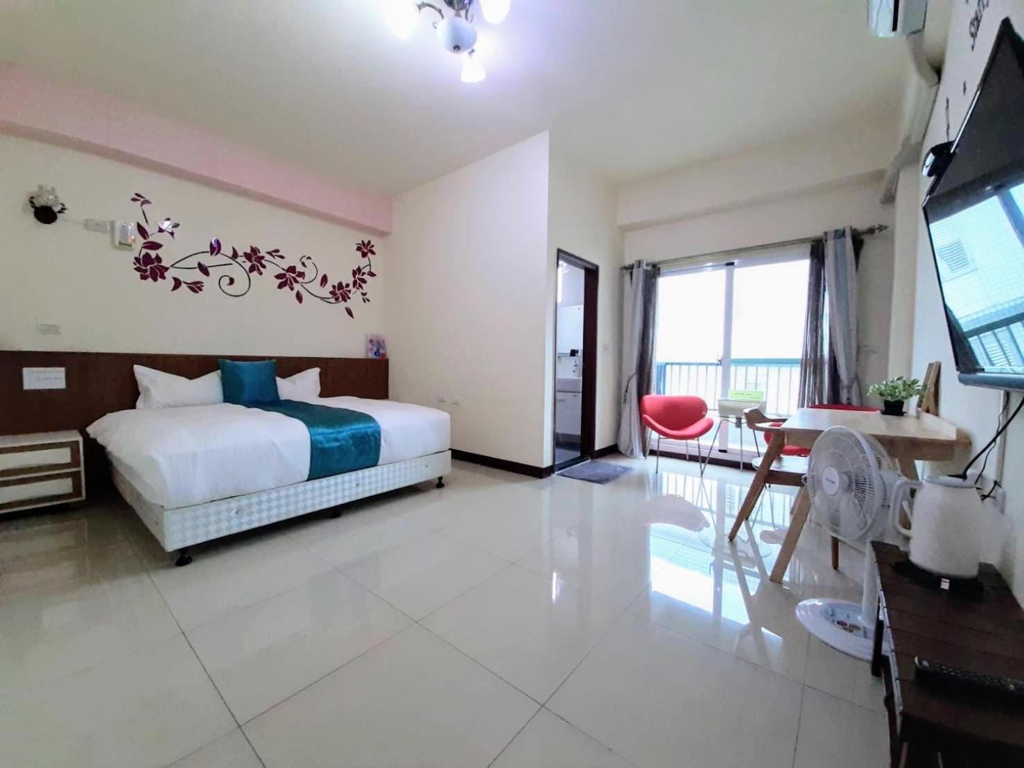 Deluxe Double Room with Balcony photo 1