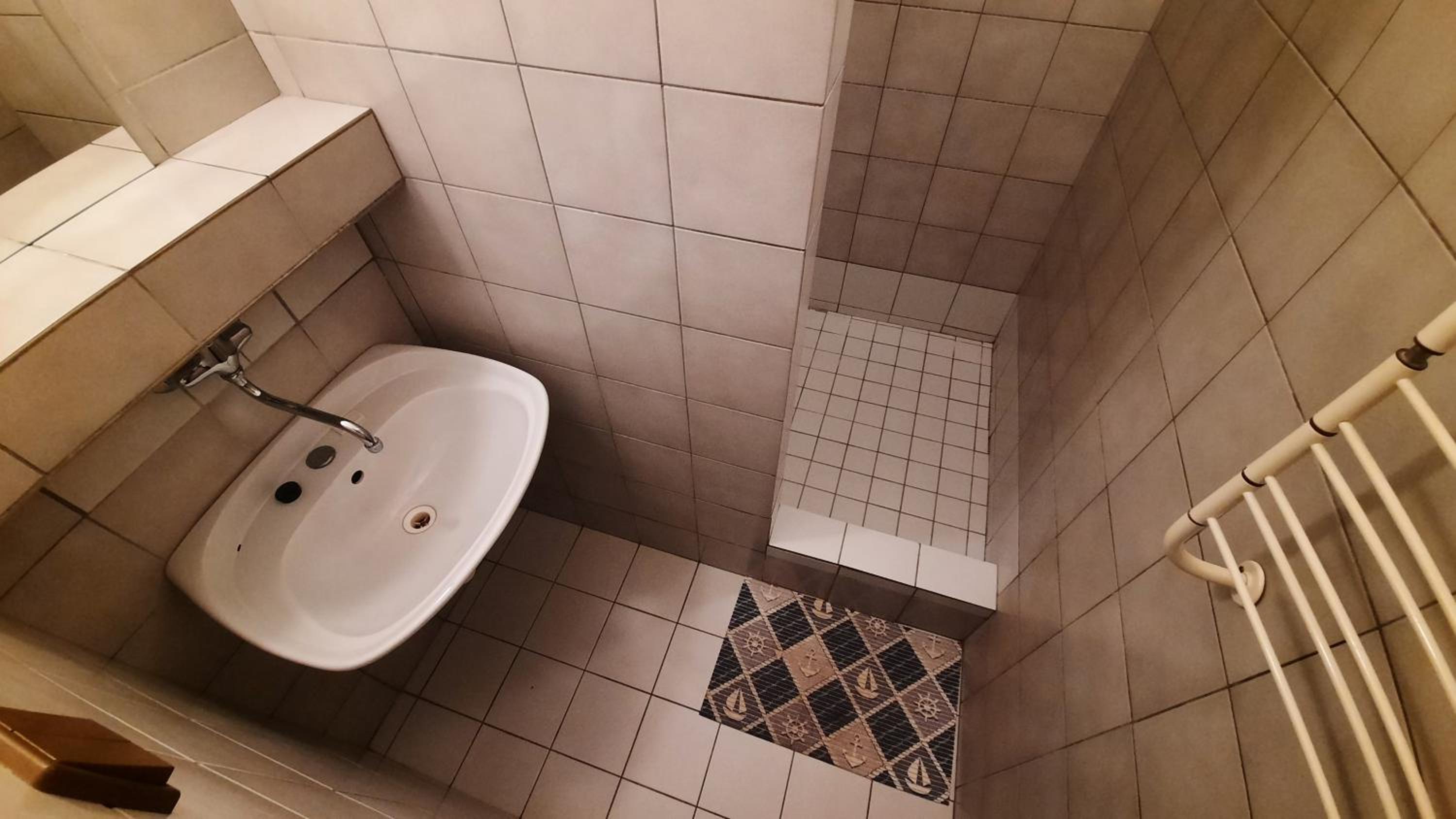 Family Room with Shower photo 2