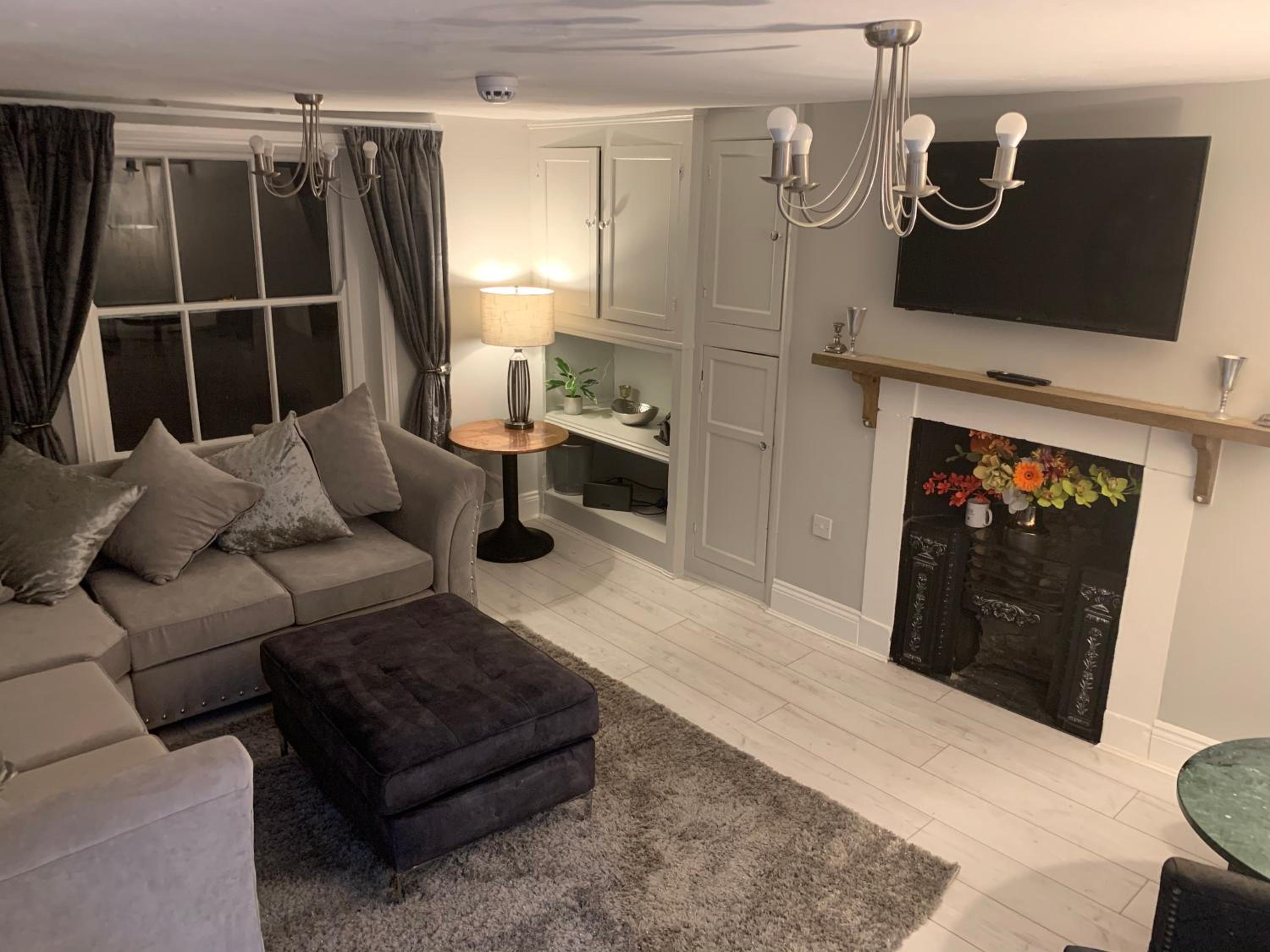 One-Bedroom Apartment - Photo 67