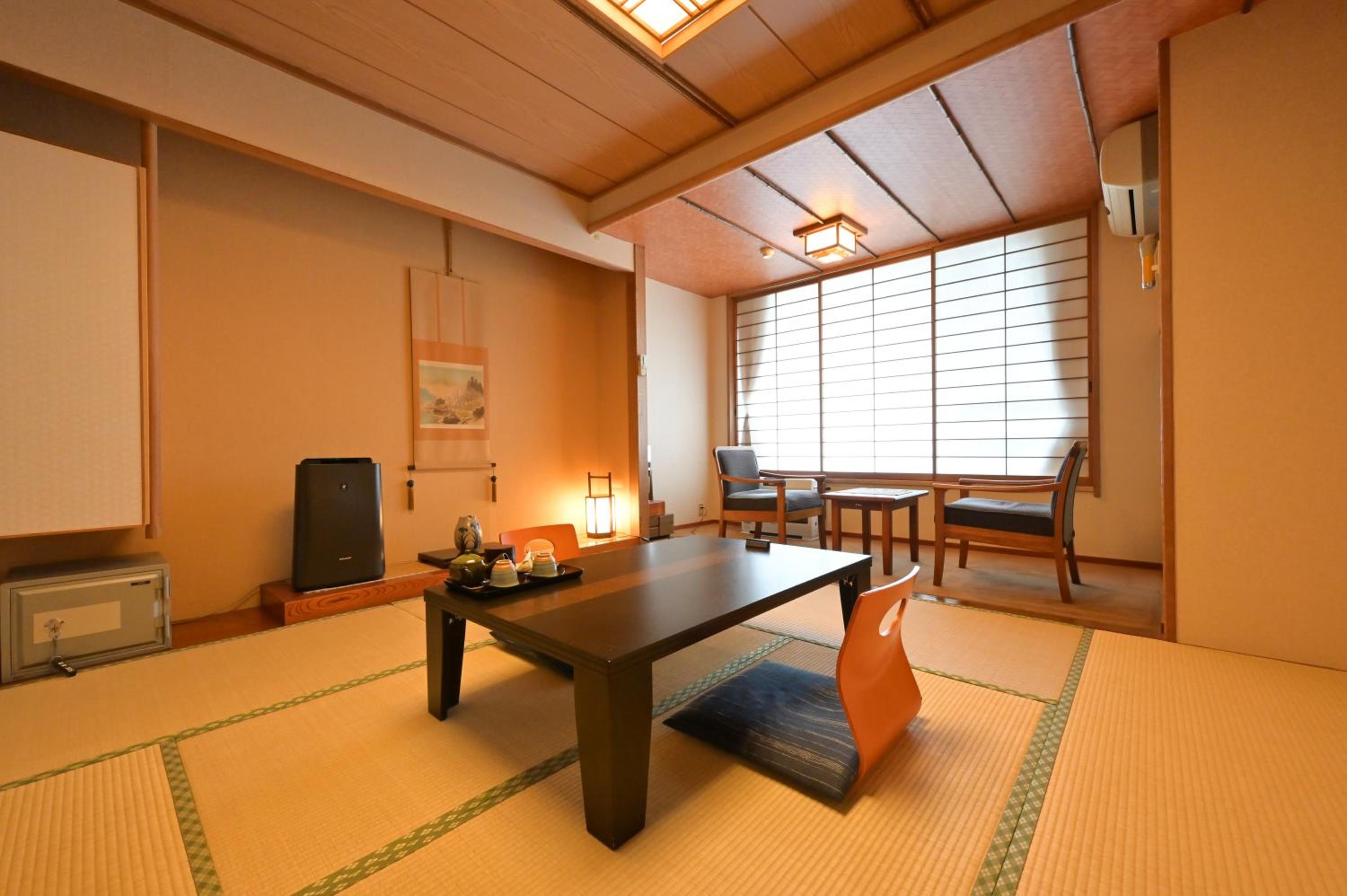 Japanese-Style Room with Shared Bathroom - Photo 1