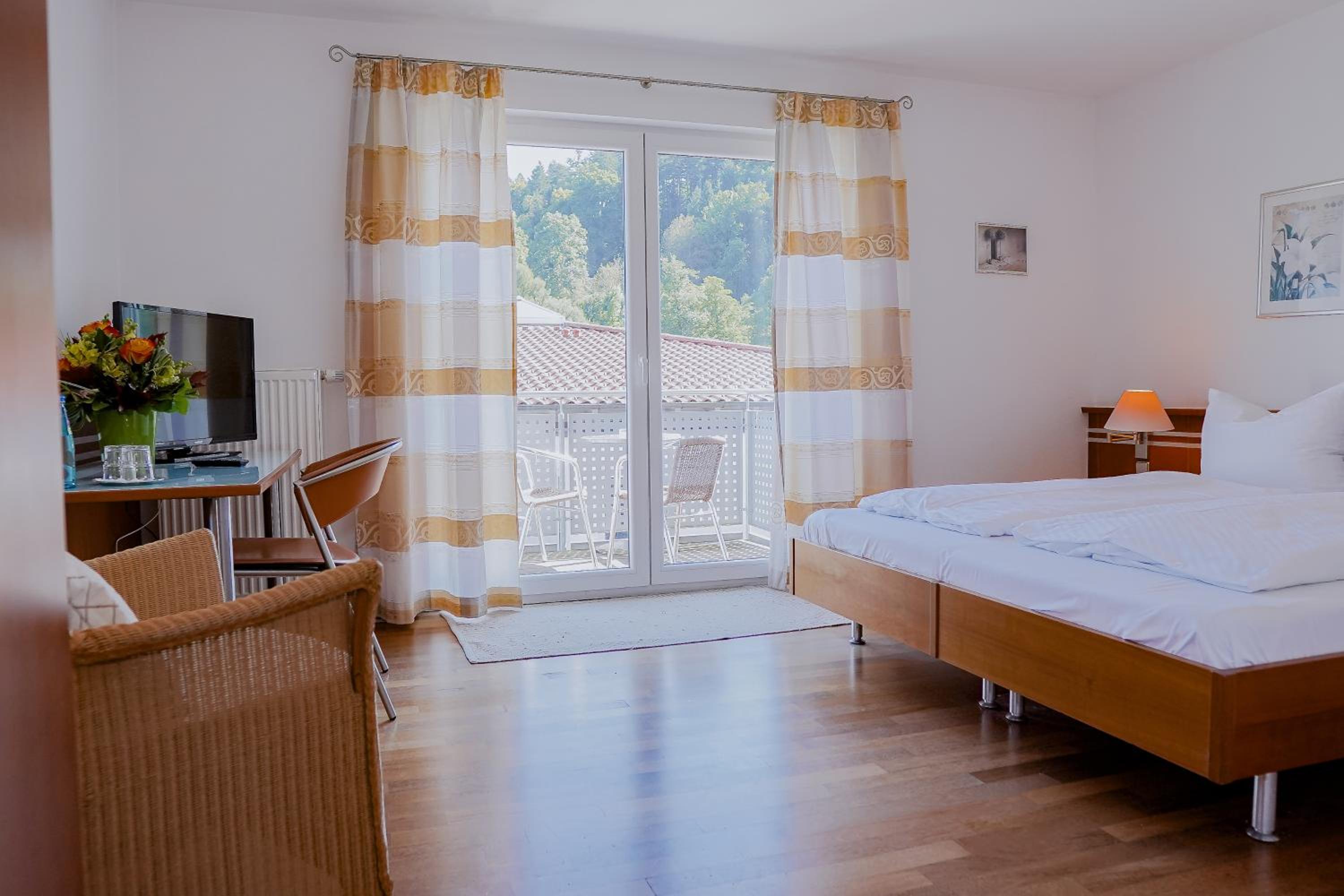 Comfort Room - Photo 1