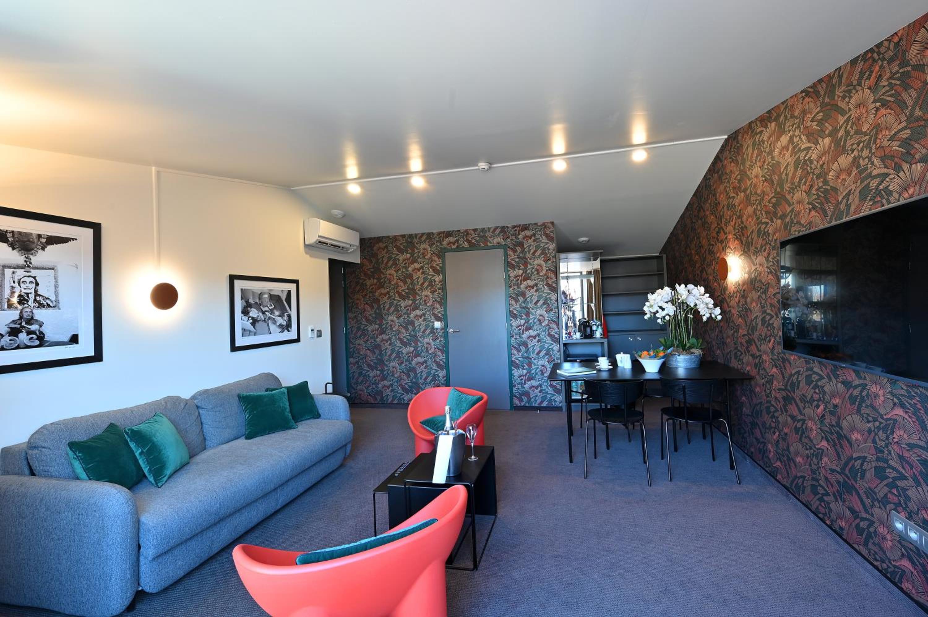 Suite with Terrace - Hyacinthe Rigaud - Photo 2