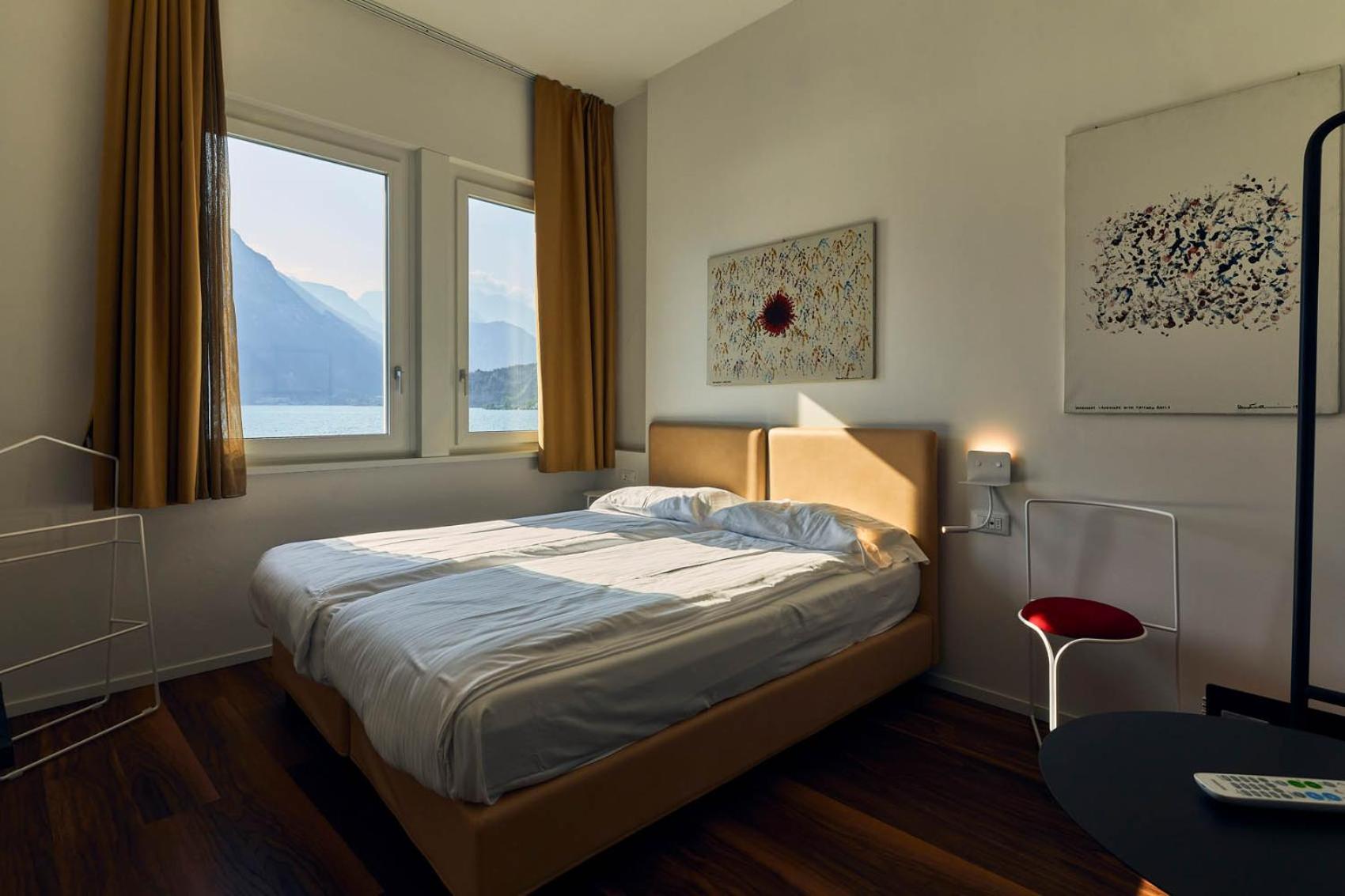 Double or Twin Room with Lake View photo 3