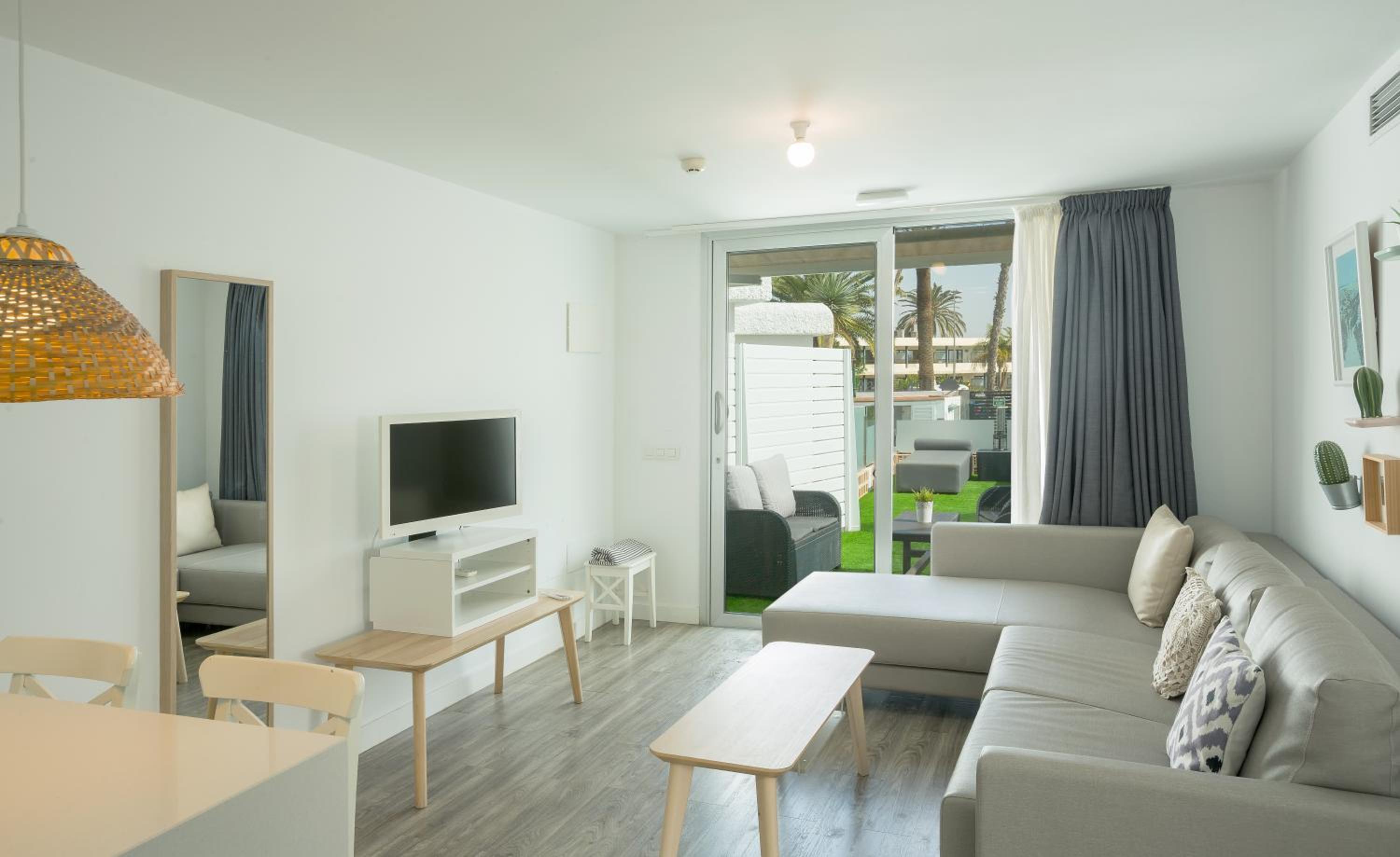 One-Bedroom Apartment - Photo 1